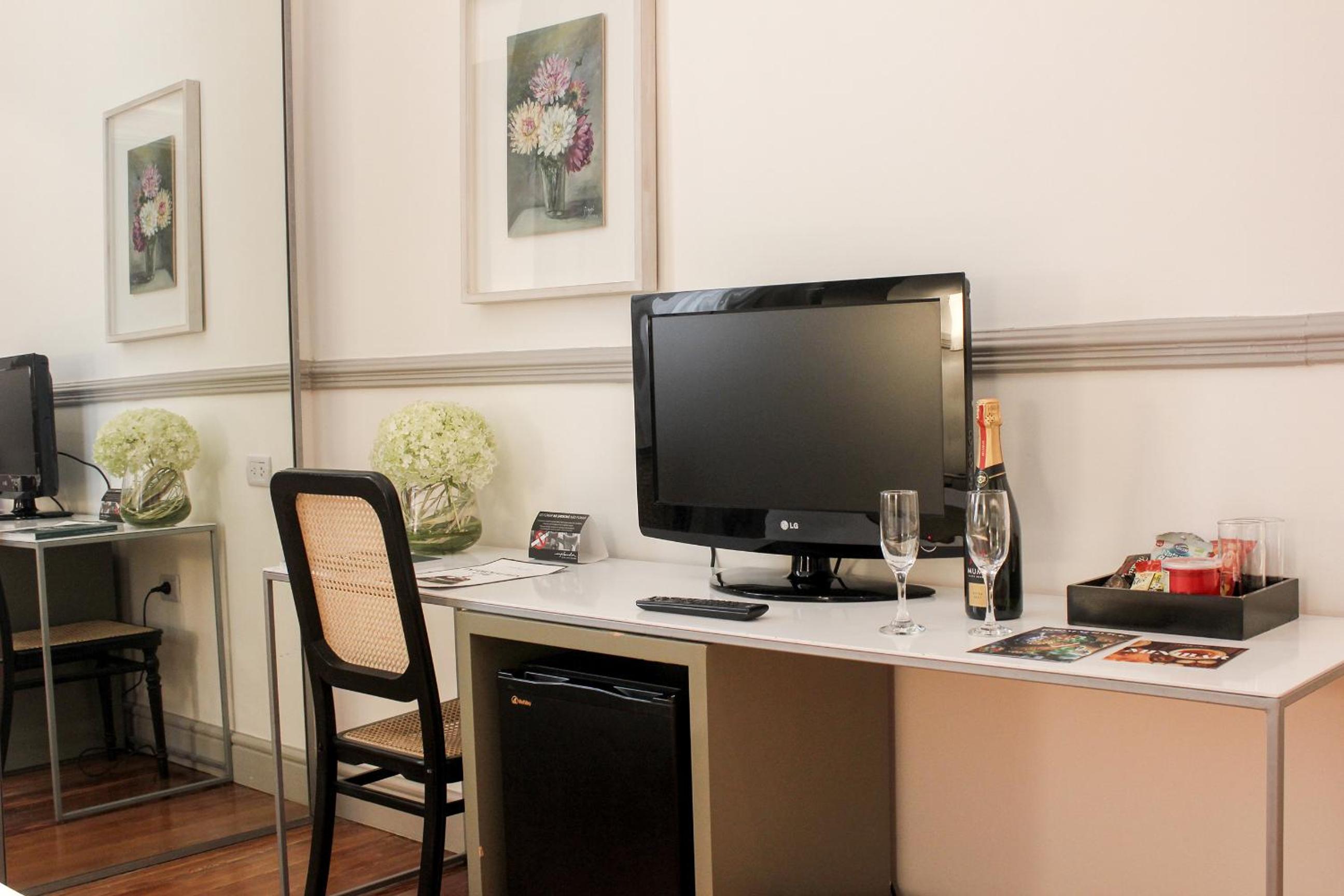 Standard Queen Room