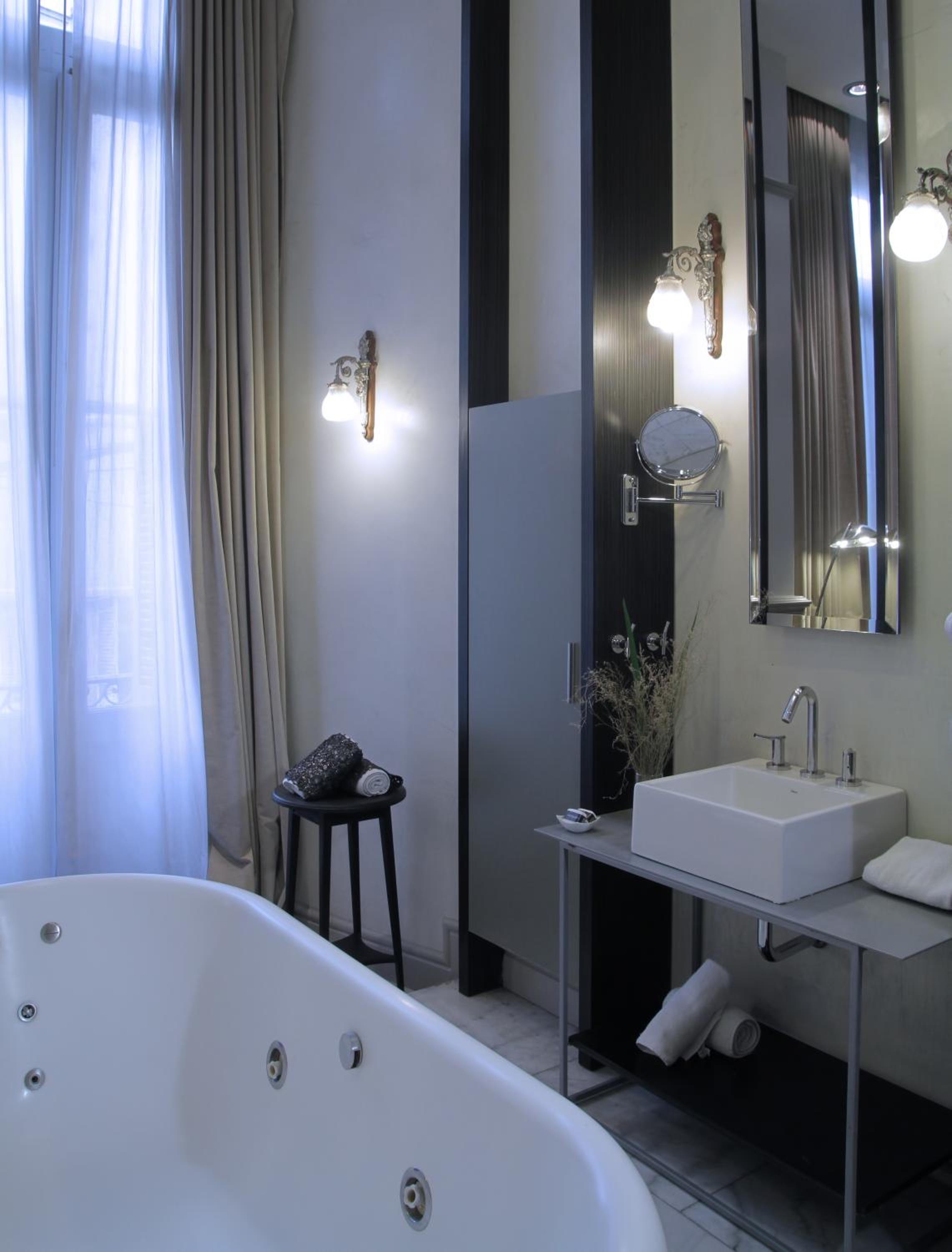 Three-Room Luxury King Suite - Non-Smoking