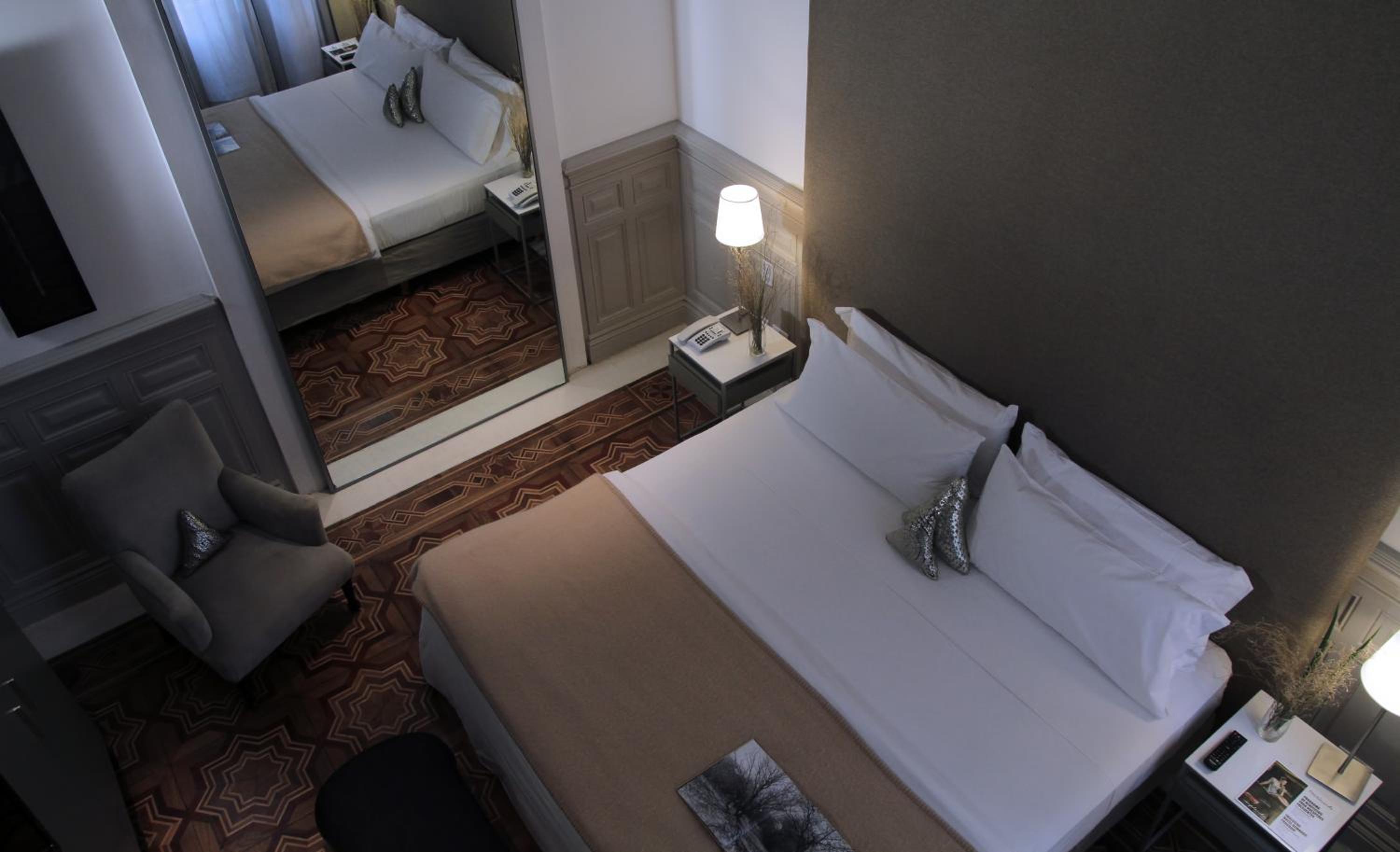 Three-Room Luxury King Suite - Non-Smoking