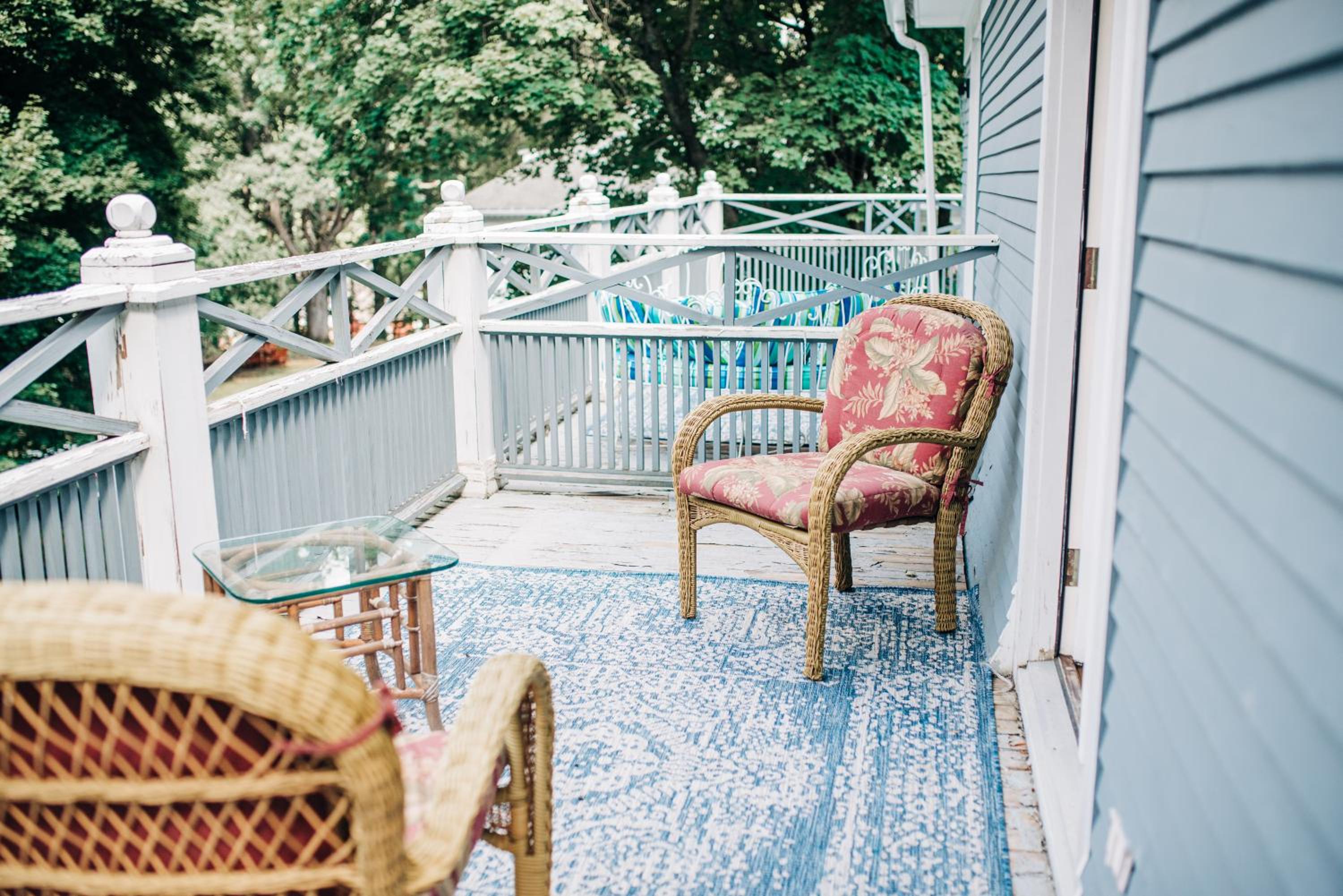 King Room with Balcony - Photo 7