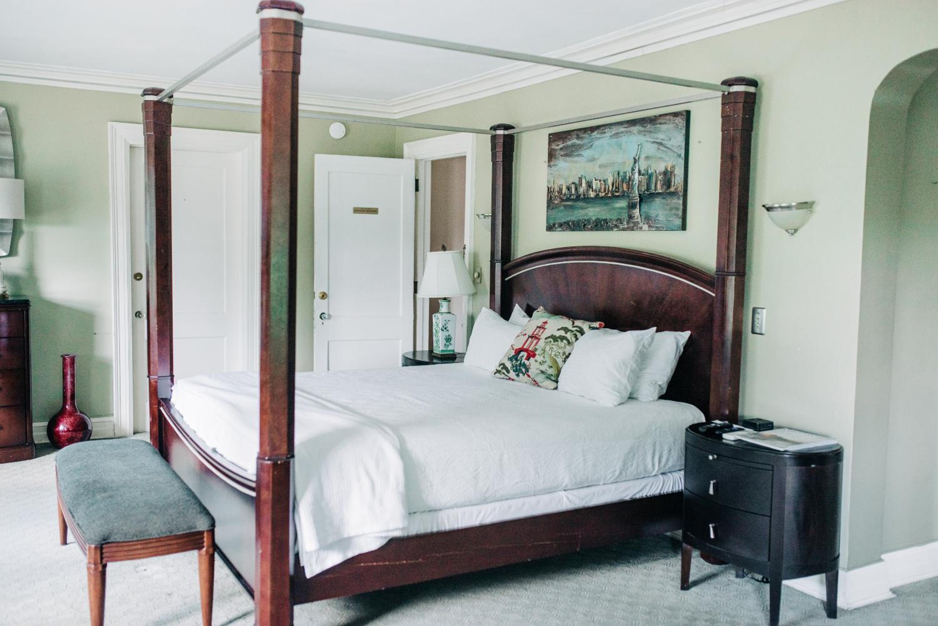 Deluxe Suite - Photo 7
