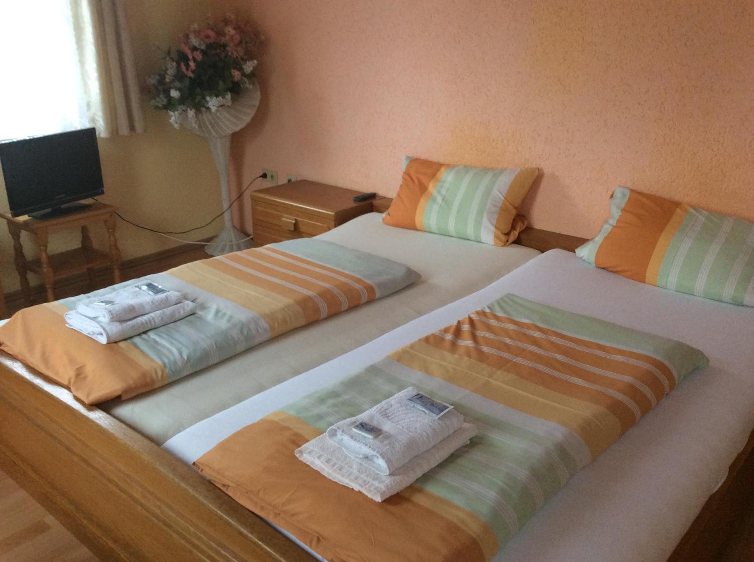 Double Room - Photo 6