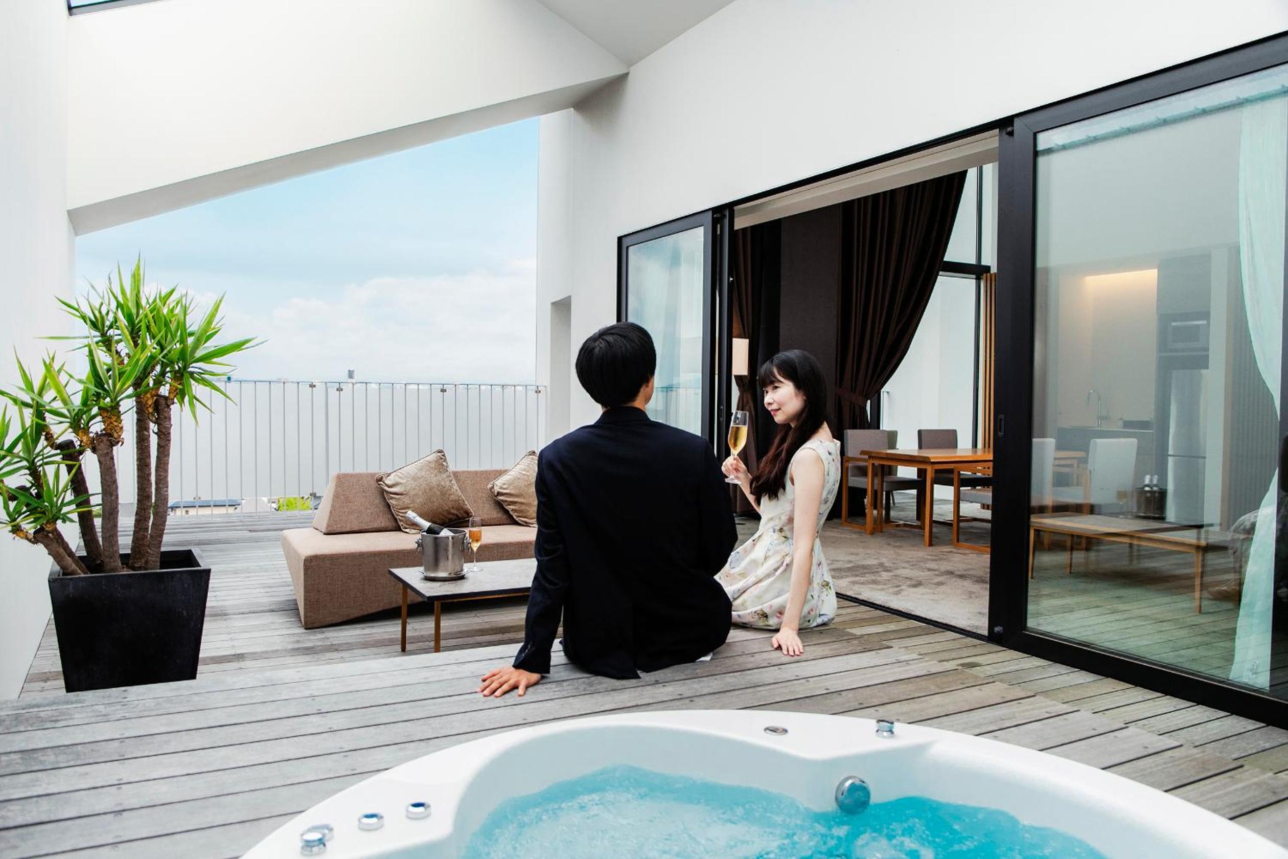Deluxe Twin with Terrace and Private Outdoor Jacuzzi(Club Lounge Access Included) - Photo 23