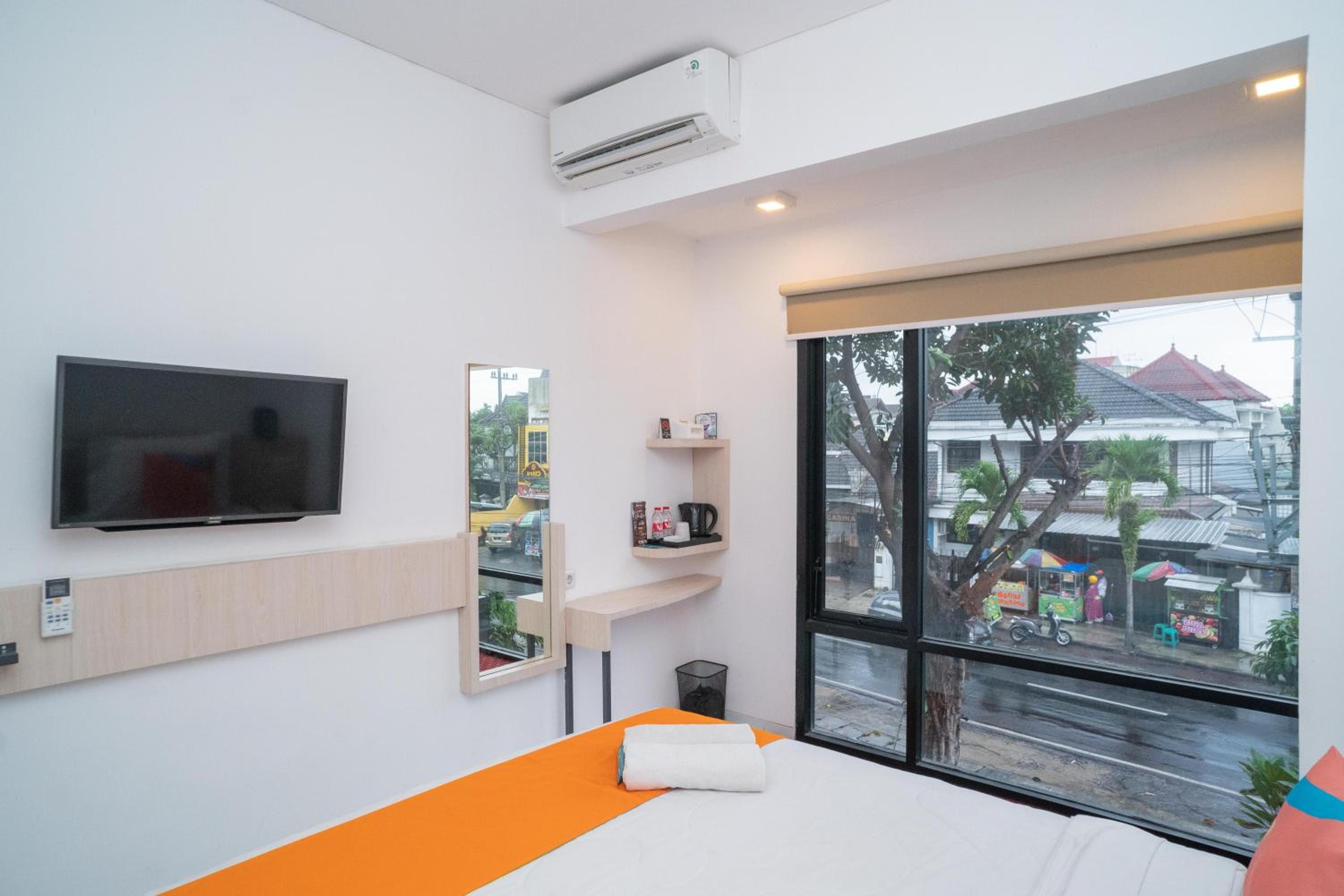 Deluxe Room - Photo 12