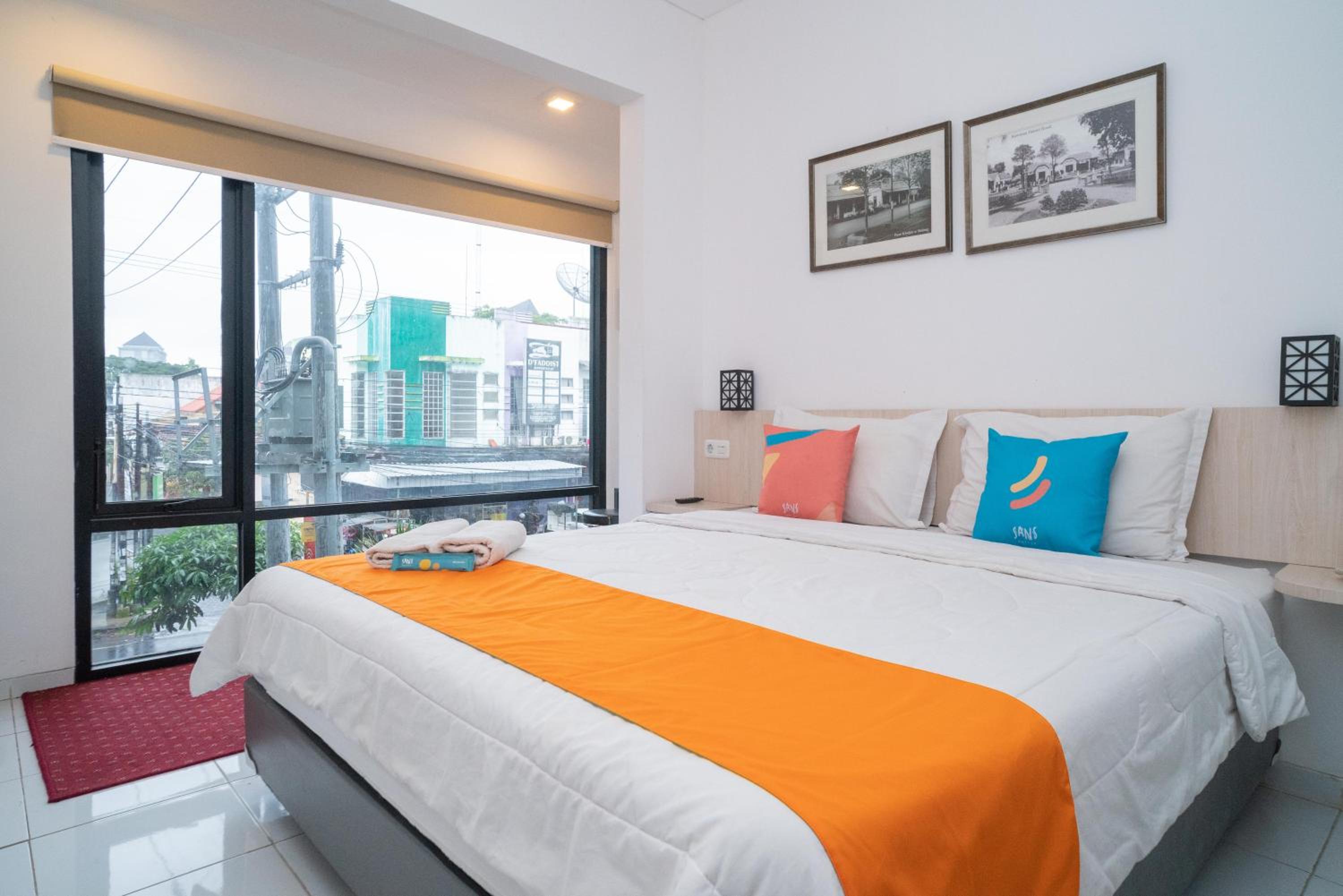 Deluxe Room - Photo 10