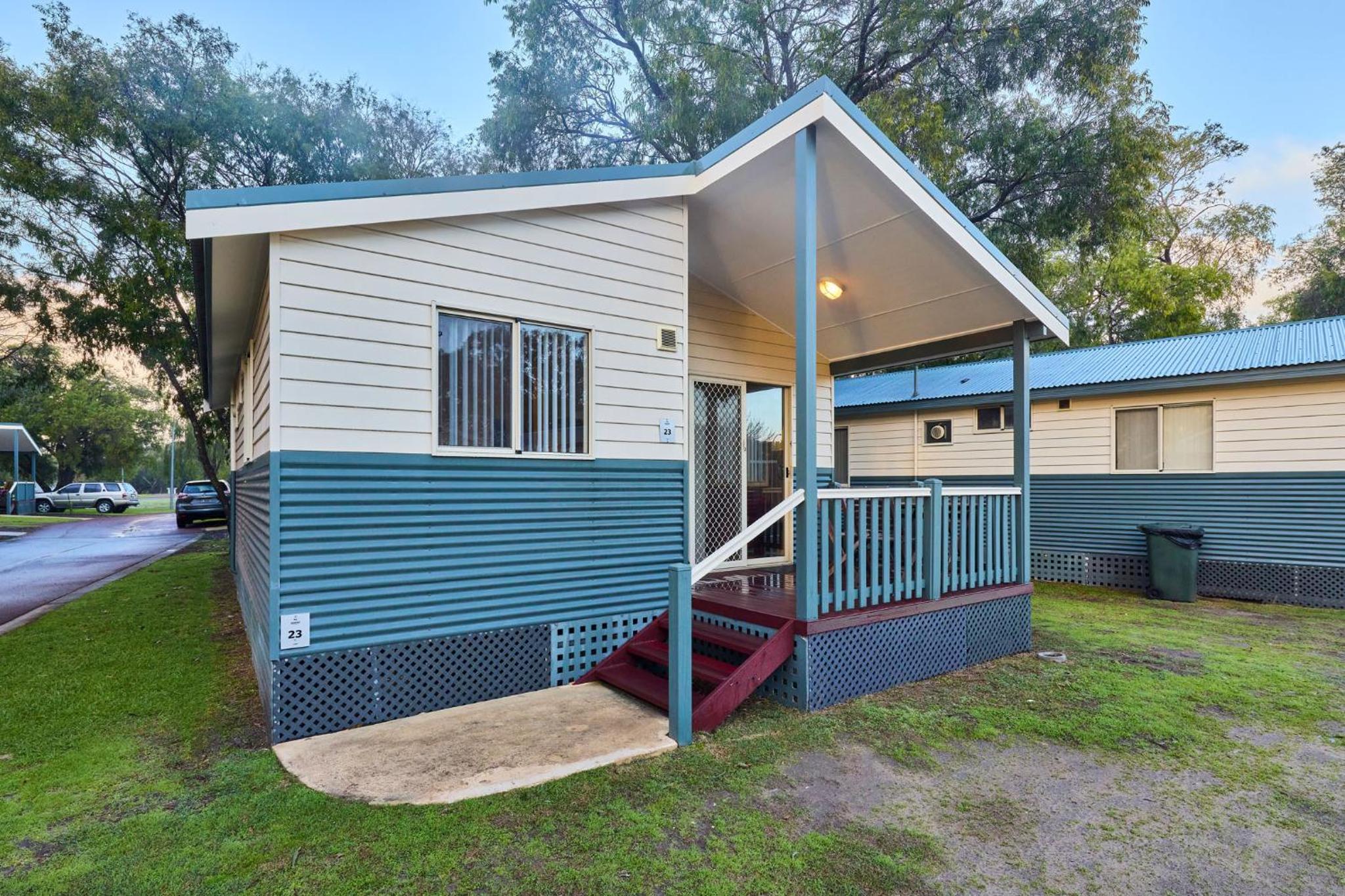 Two Bedroom Cabin (​Sleeps 5) photo 3