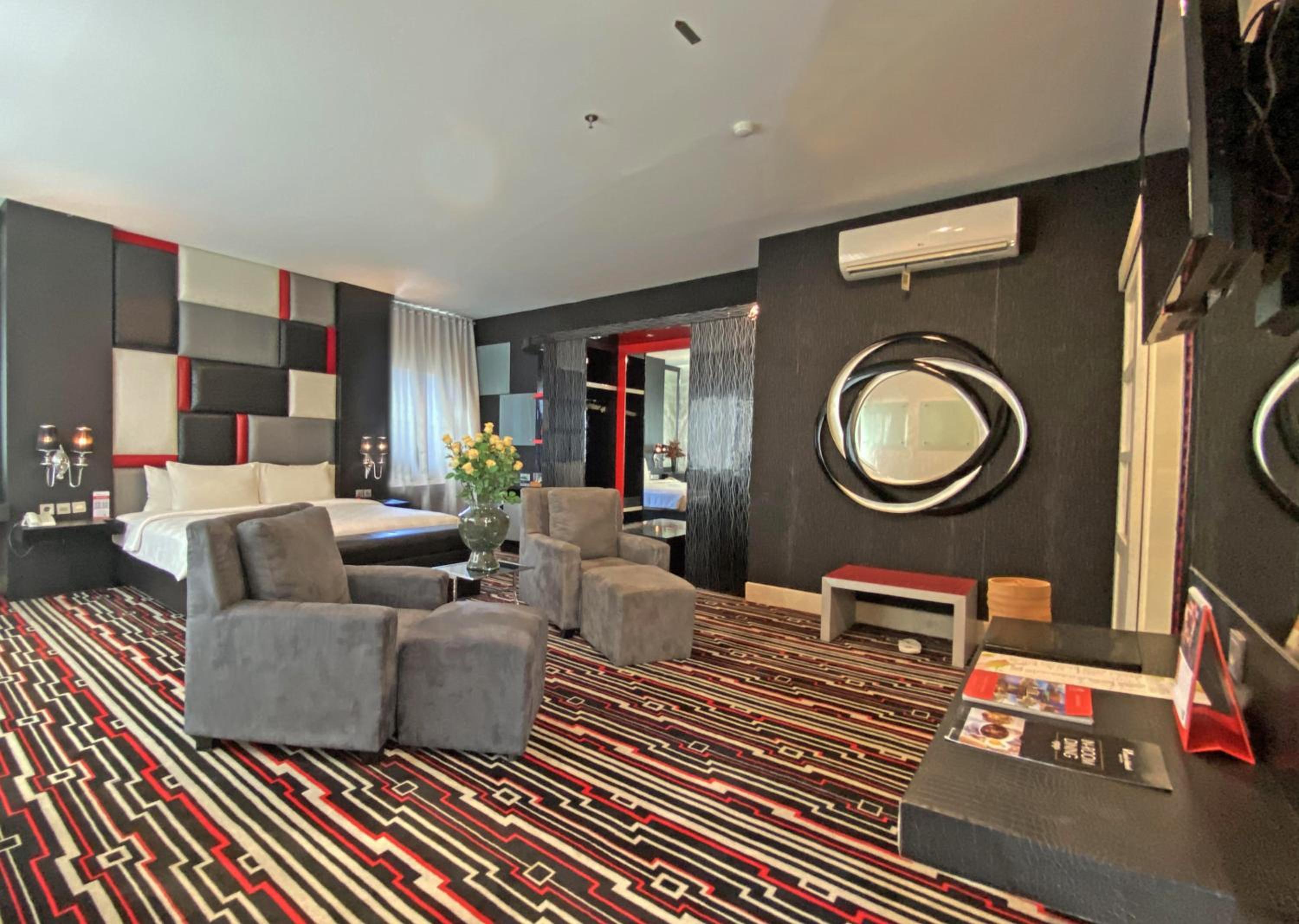 Executive Suite photo 1