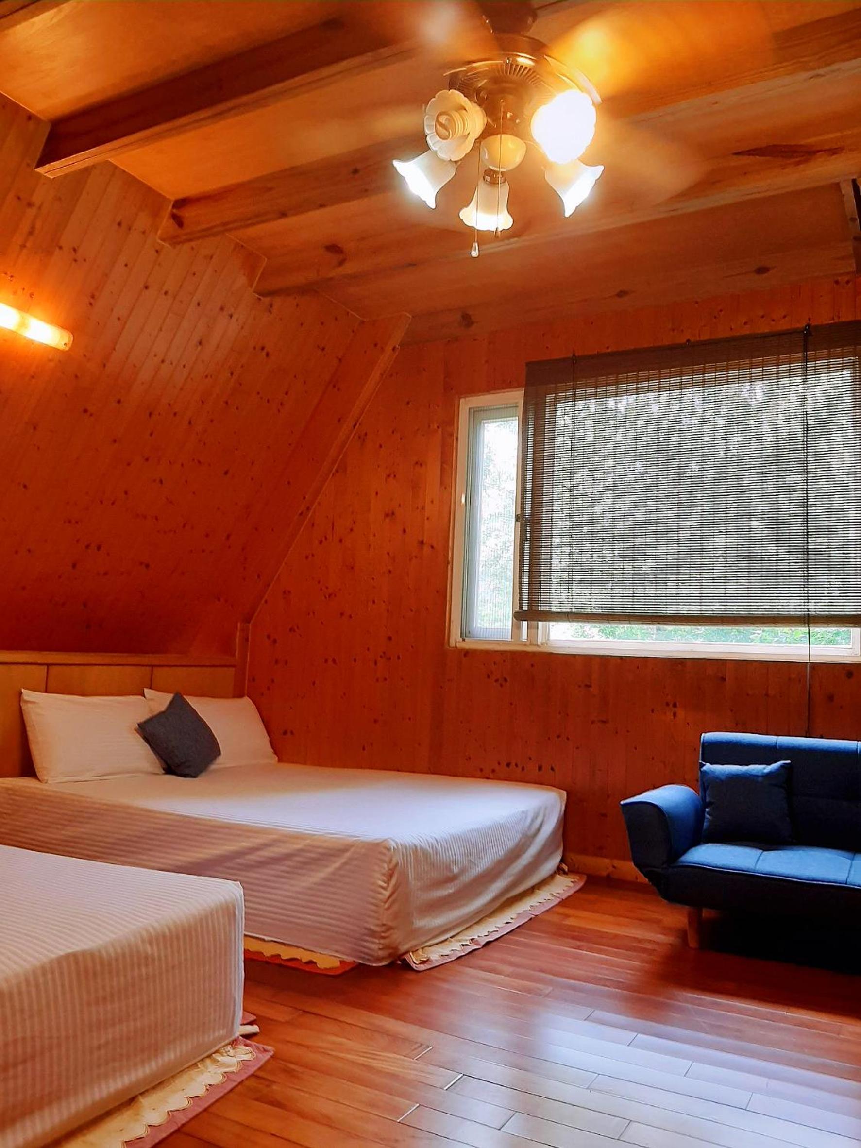 Standard Twin Room with Mountain View photo 1
