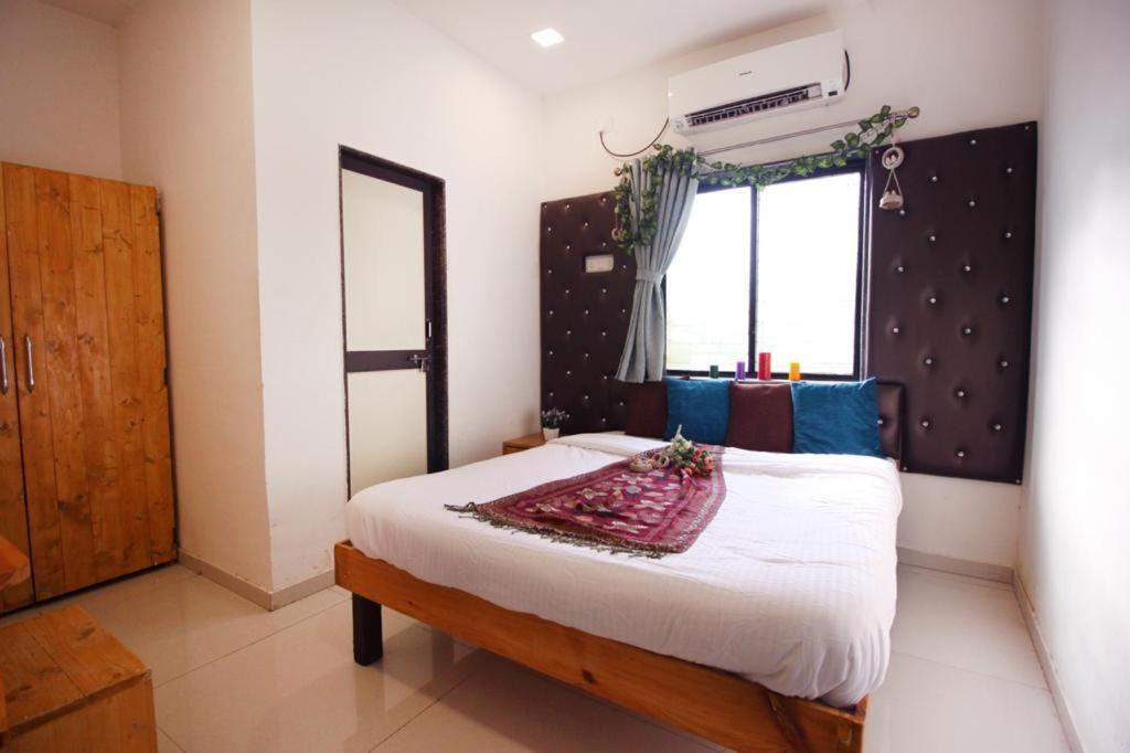 Three-Bedroom Villa photo 3