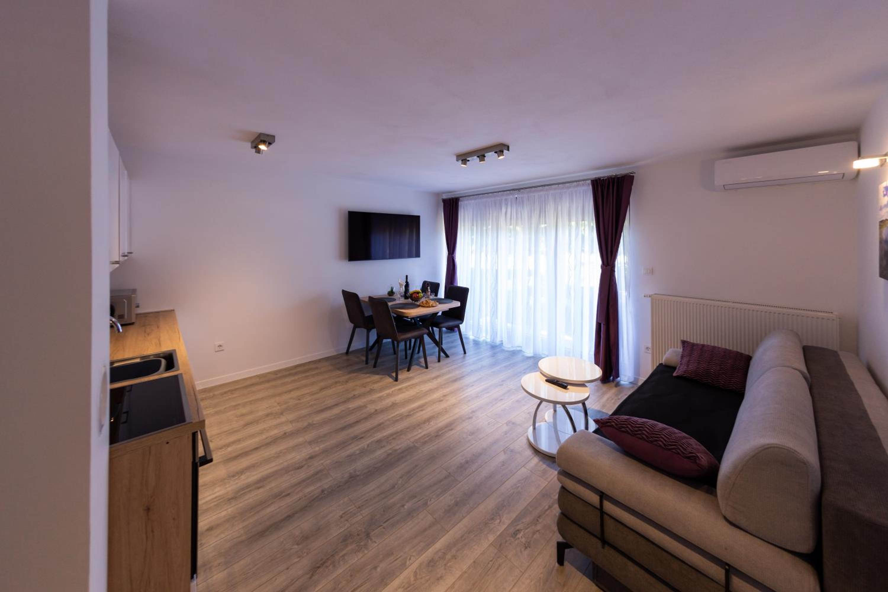 One-Bedroom Apartment - Photo 10