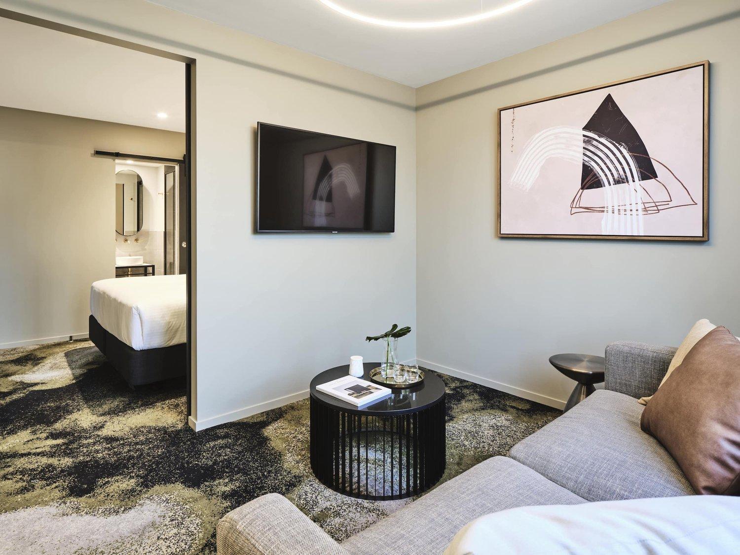 One-Bedroom Apartment - Photo 2