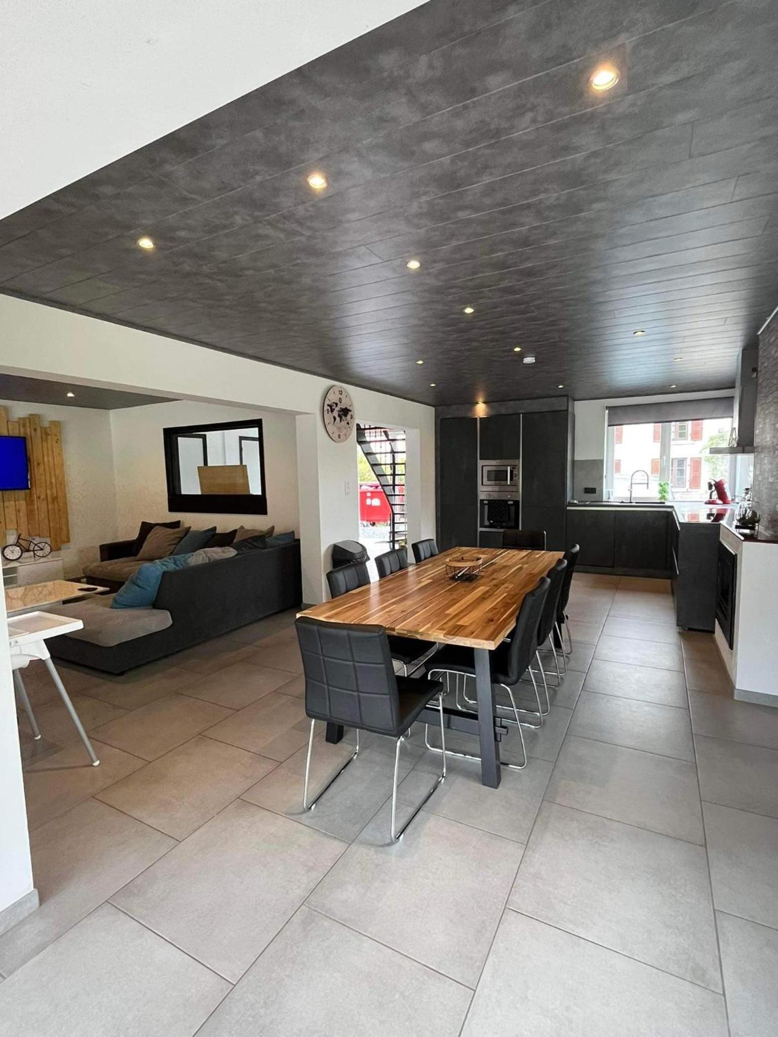 Three-Bedroom House photo 2