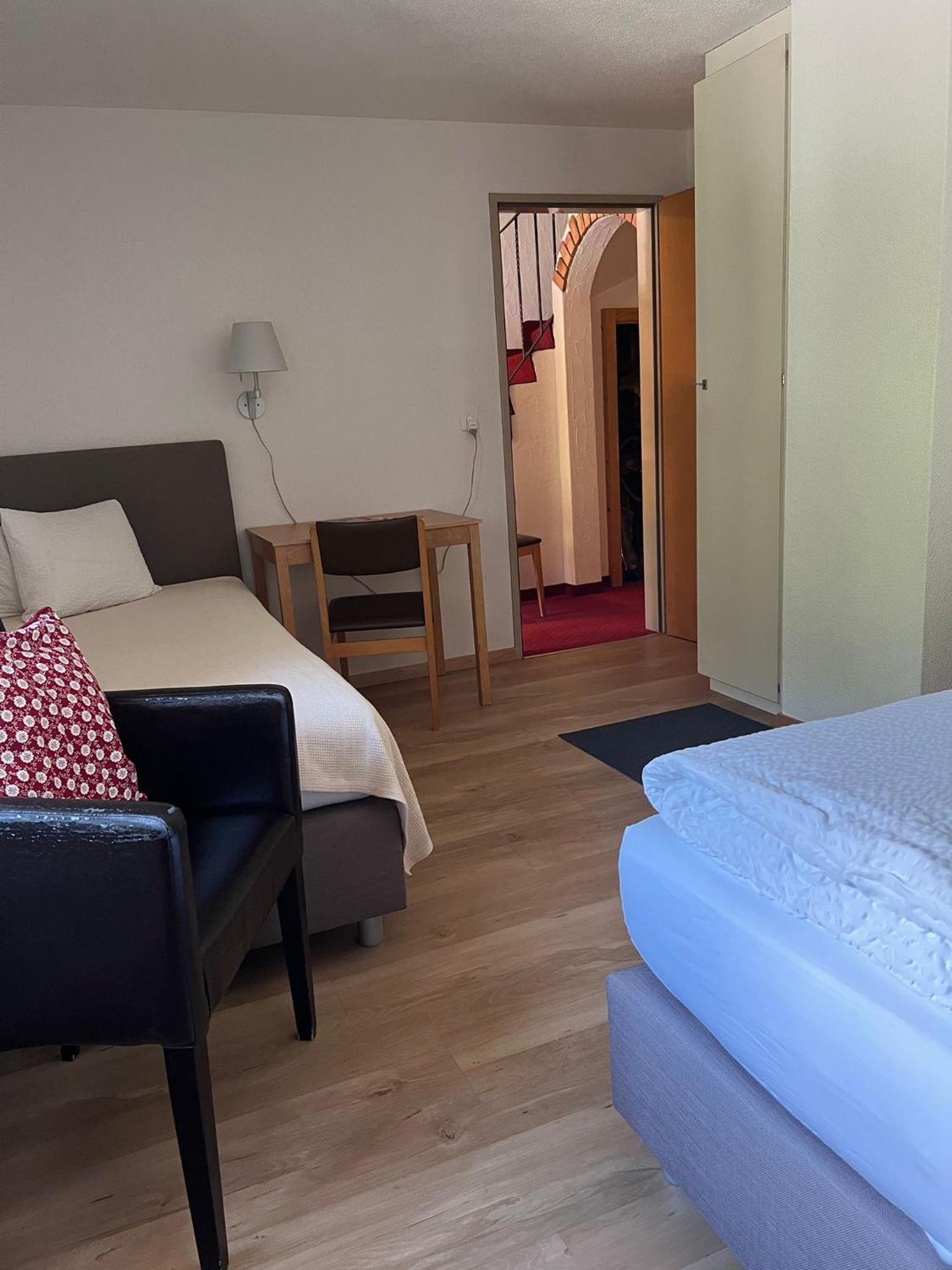 Basic Double Room photo 2