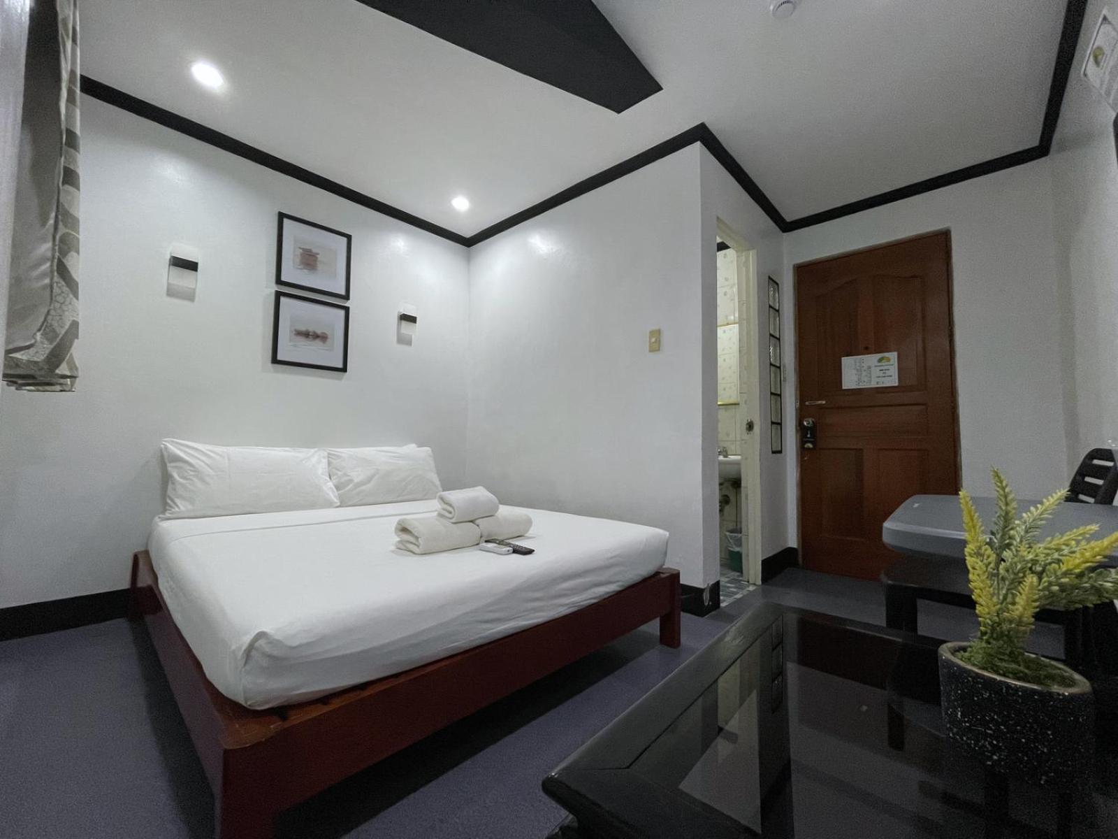 Queen Room - Photo 2
