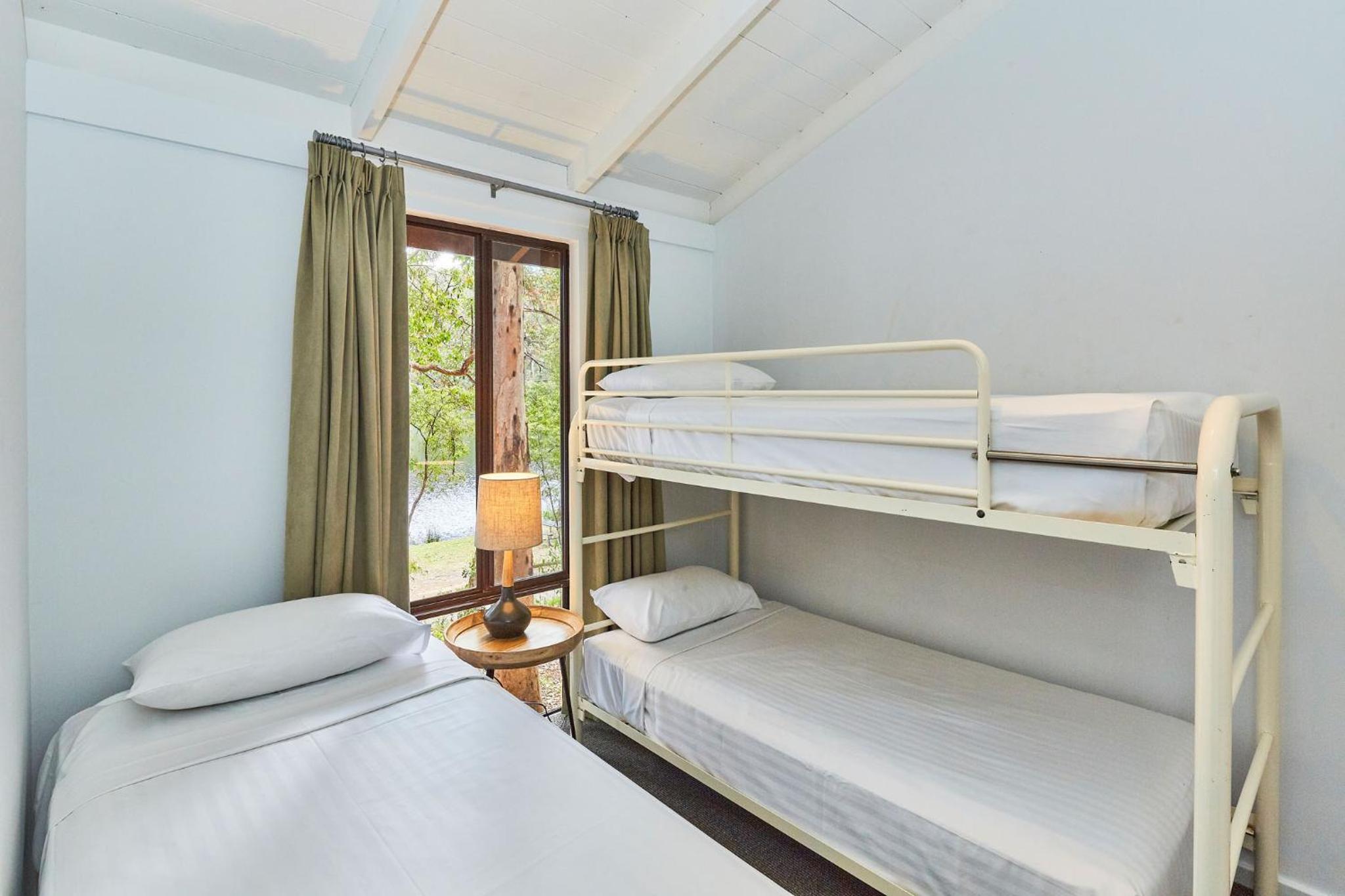 Three-Bedroom Chalet with Lake View photo 3