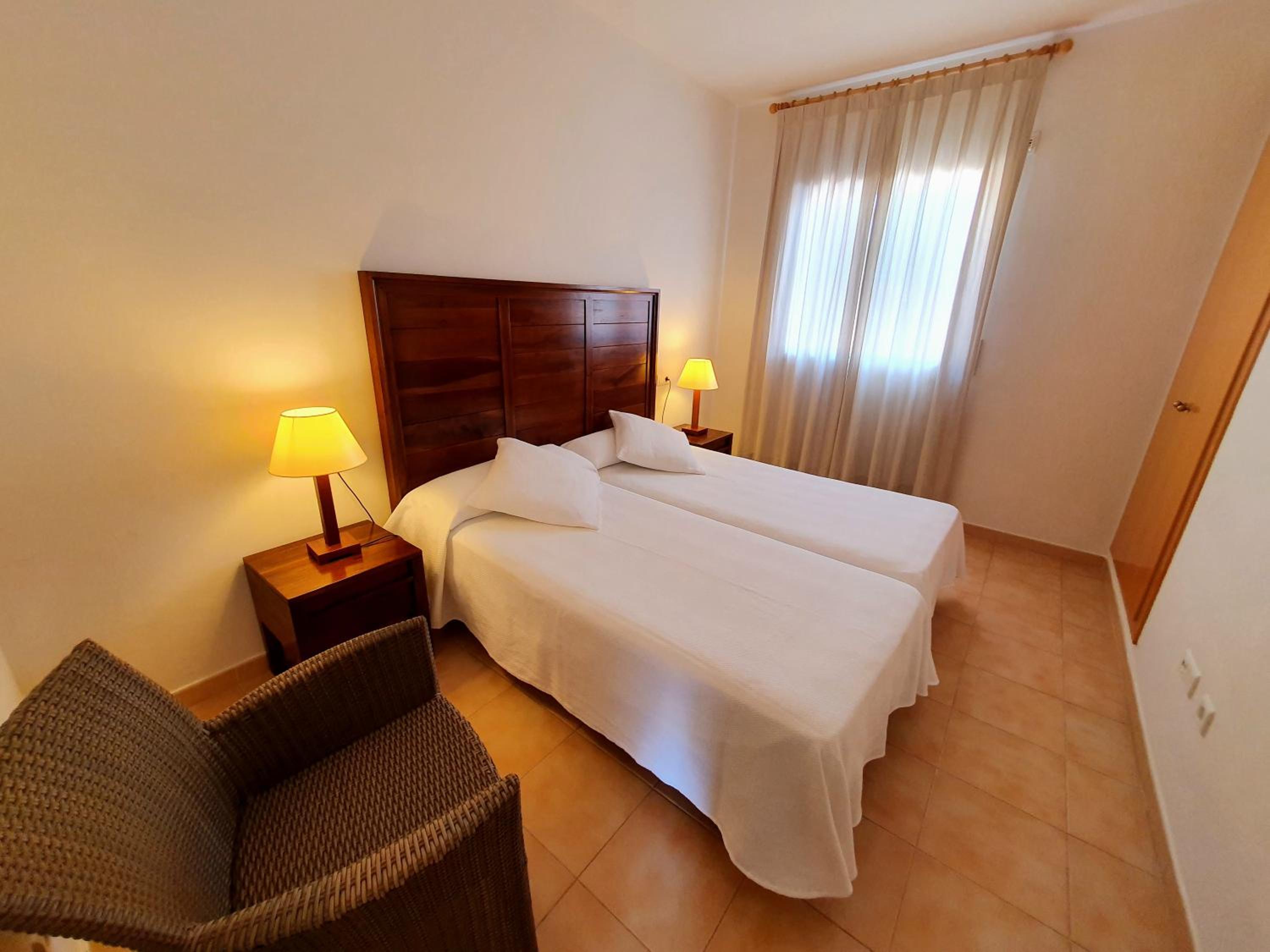 Double Room with Balcony (2 Adults + 1 Child) photo 3