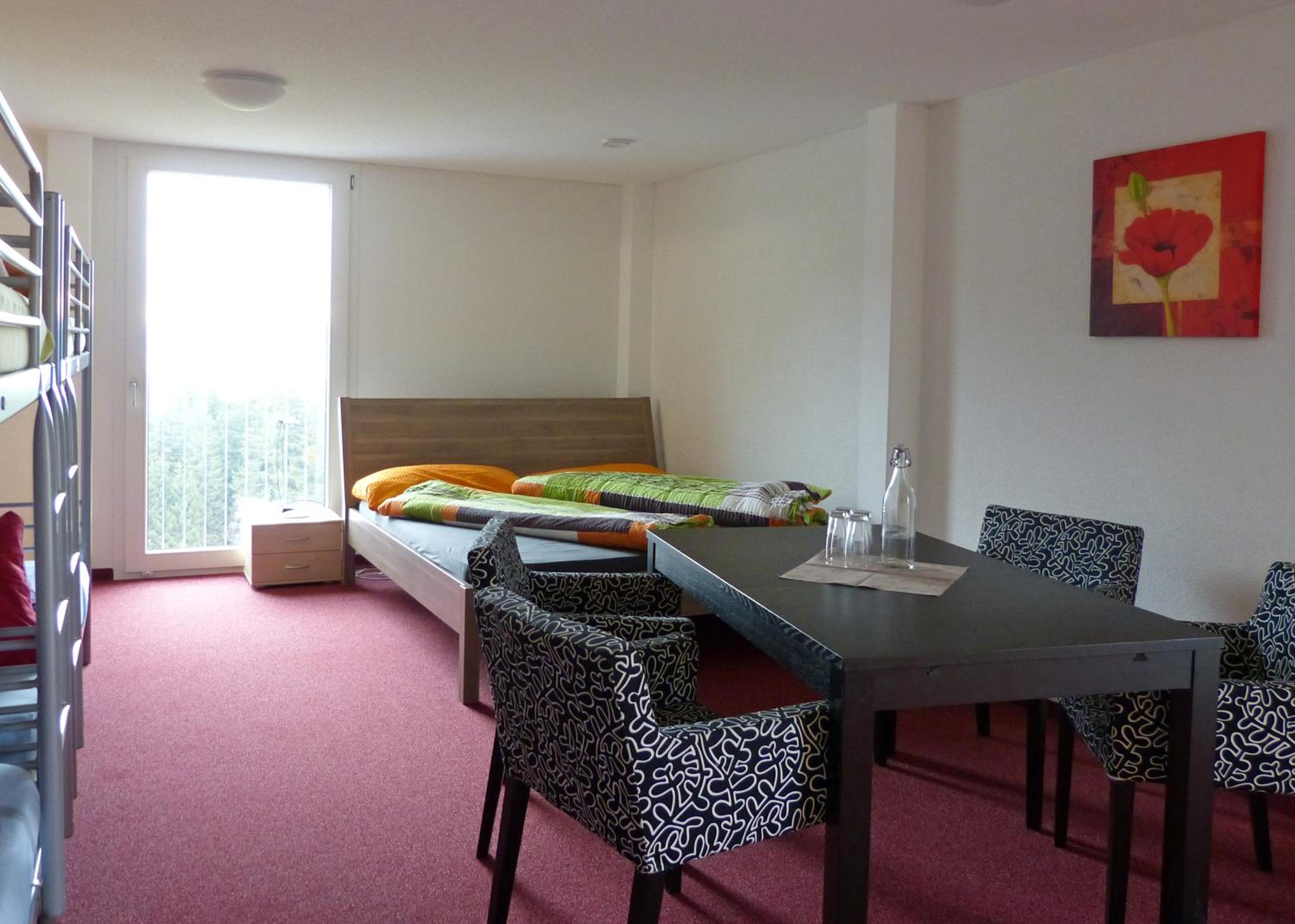 Family Room with Mountain View photo 3