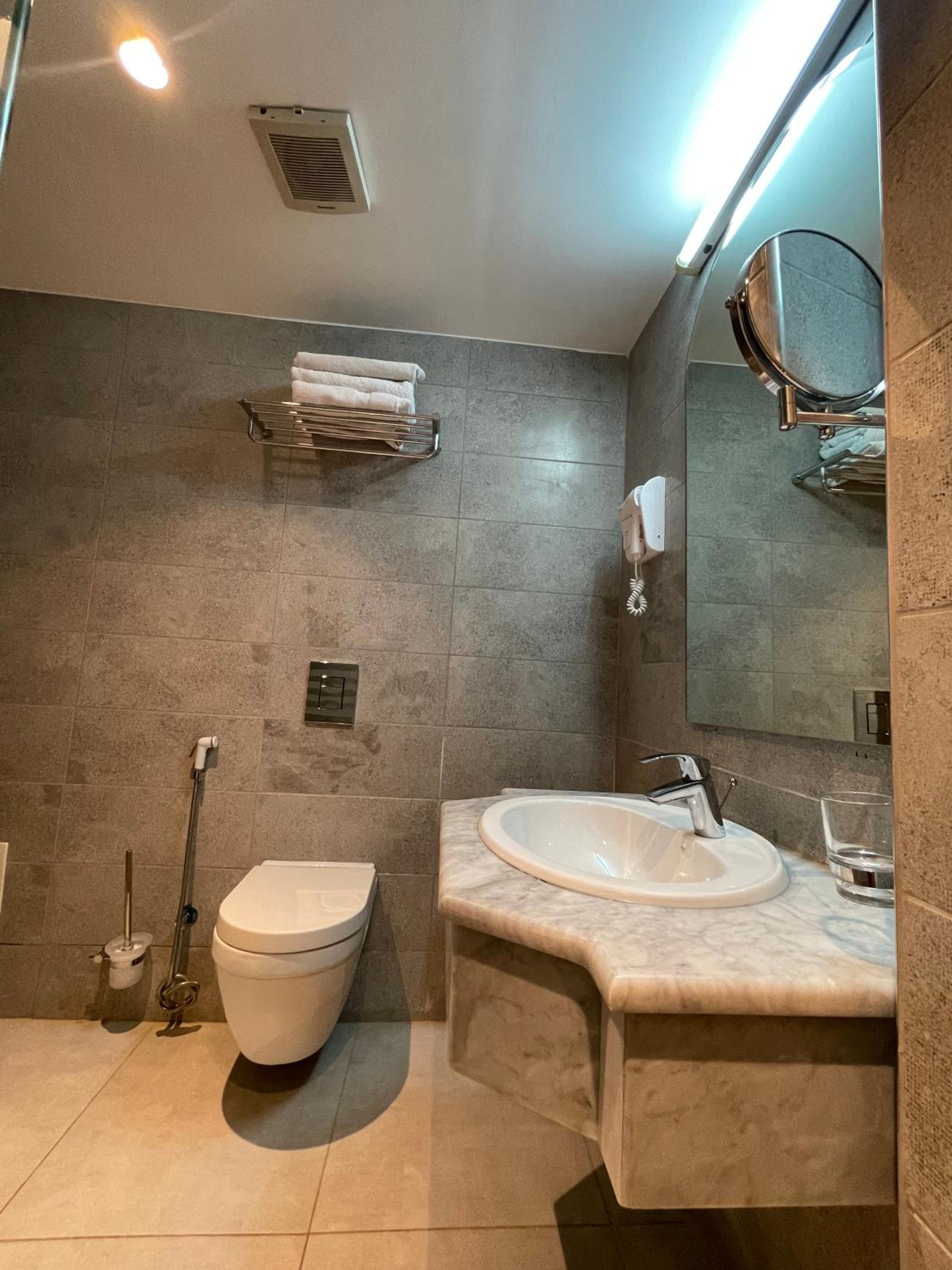 Triple Room with Balcony photo 3