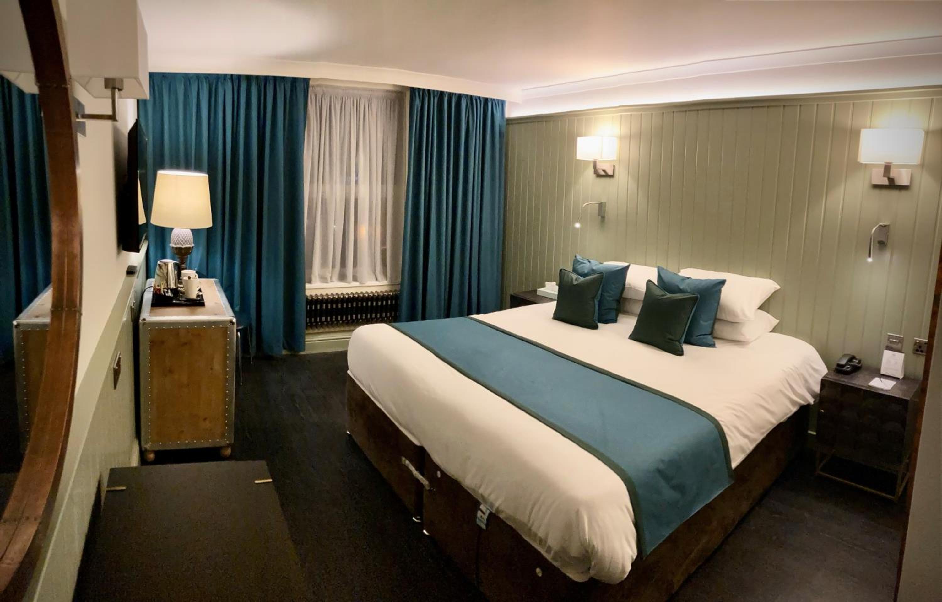 Deluxe Double or Twin Room - Photo 1