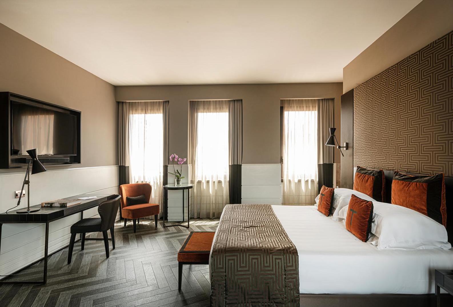 Deluxe King Room photo 1