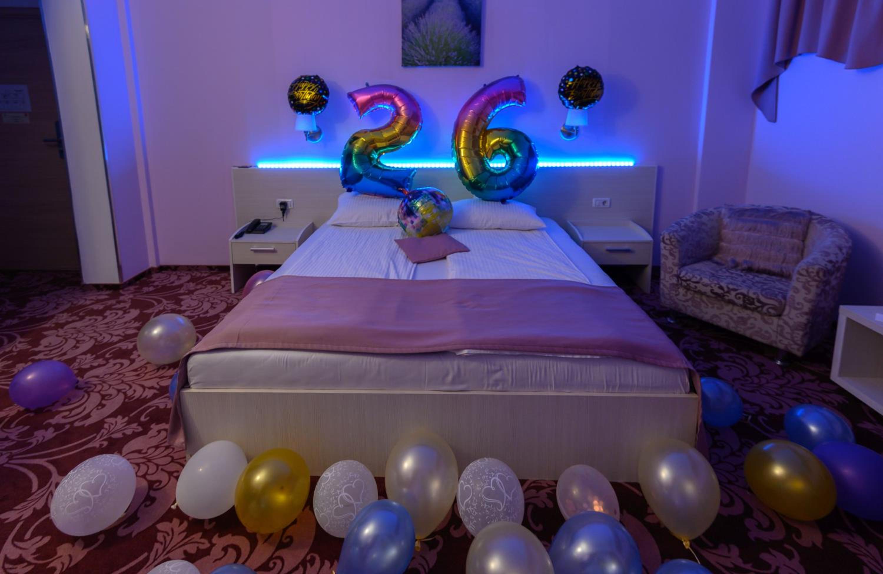 Double Room with Indoor Pool and Jacuzzi Access - Anniversary Decoration photo 3