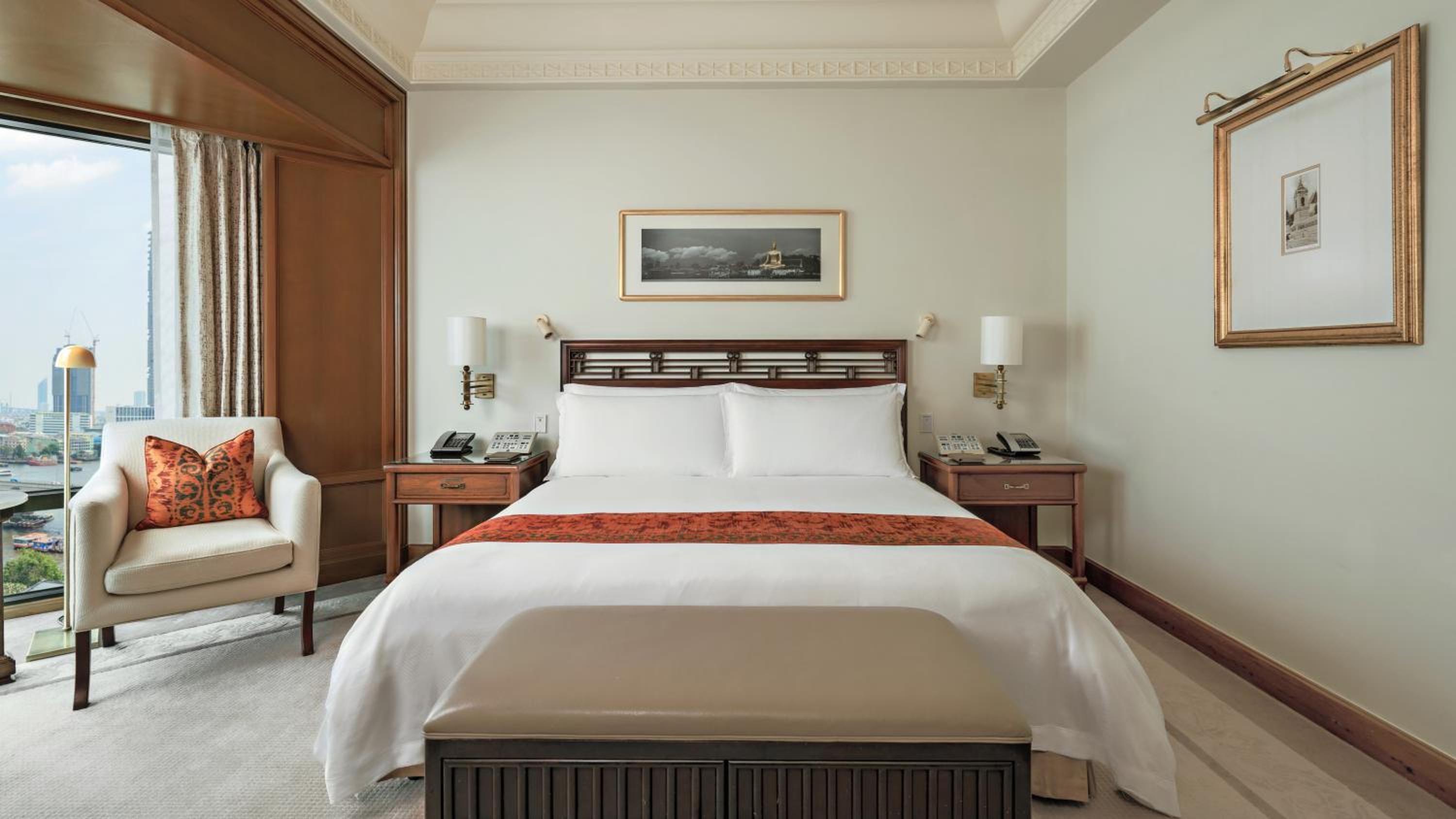 Deluxe King Suite