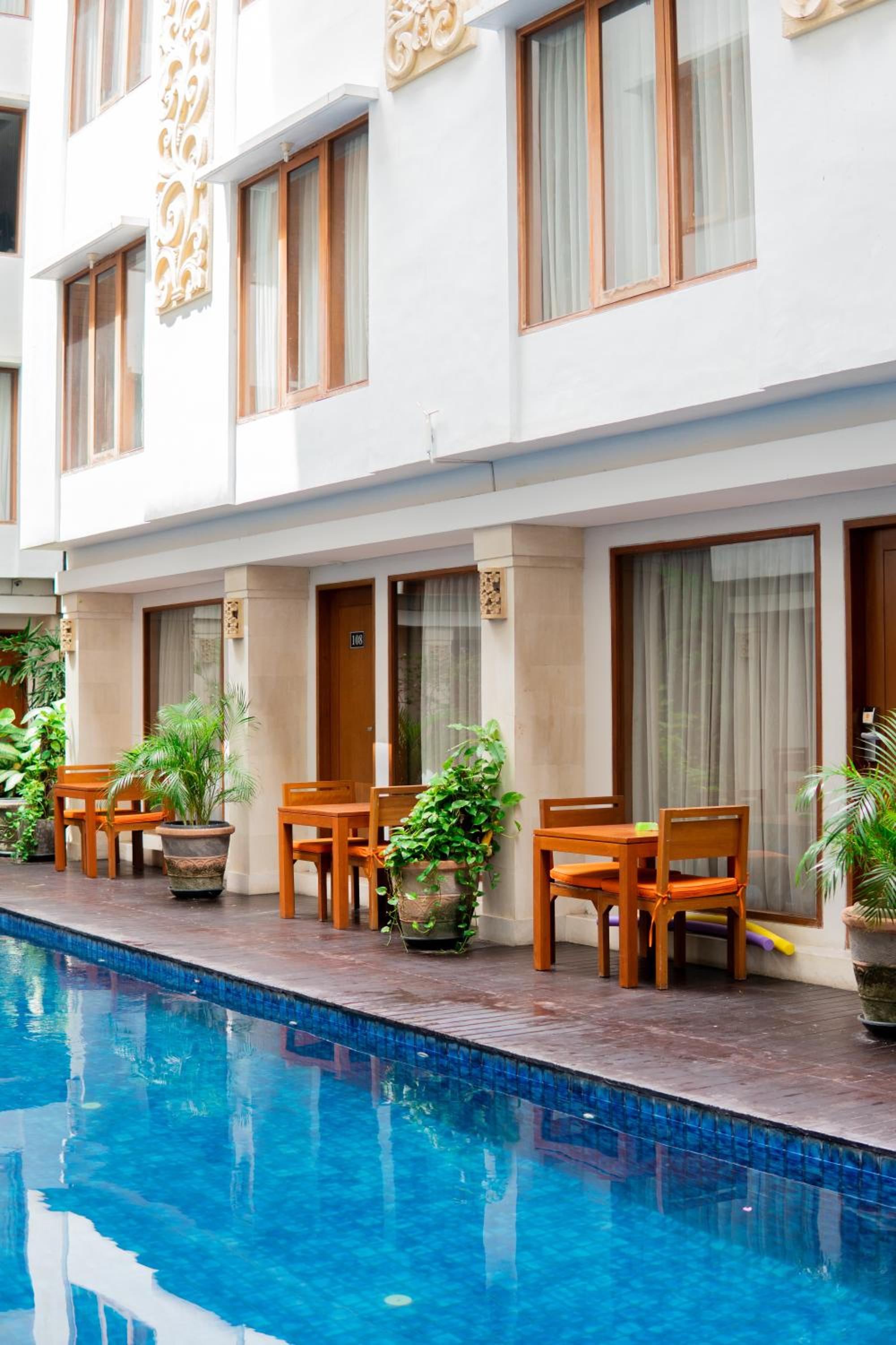 Deluxe Room With Pool Access - Photo 4