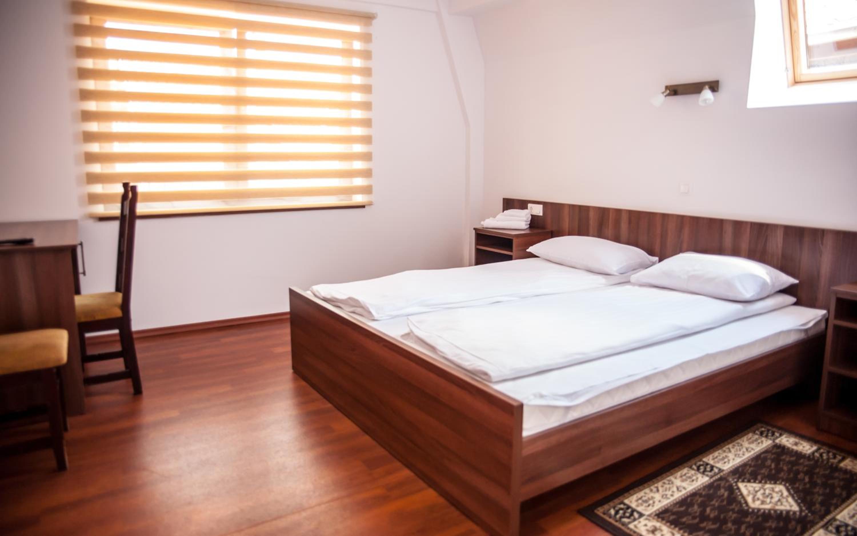 Double Room - Photo 2