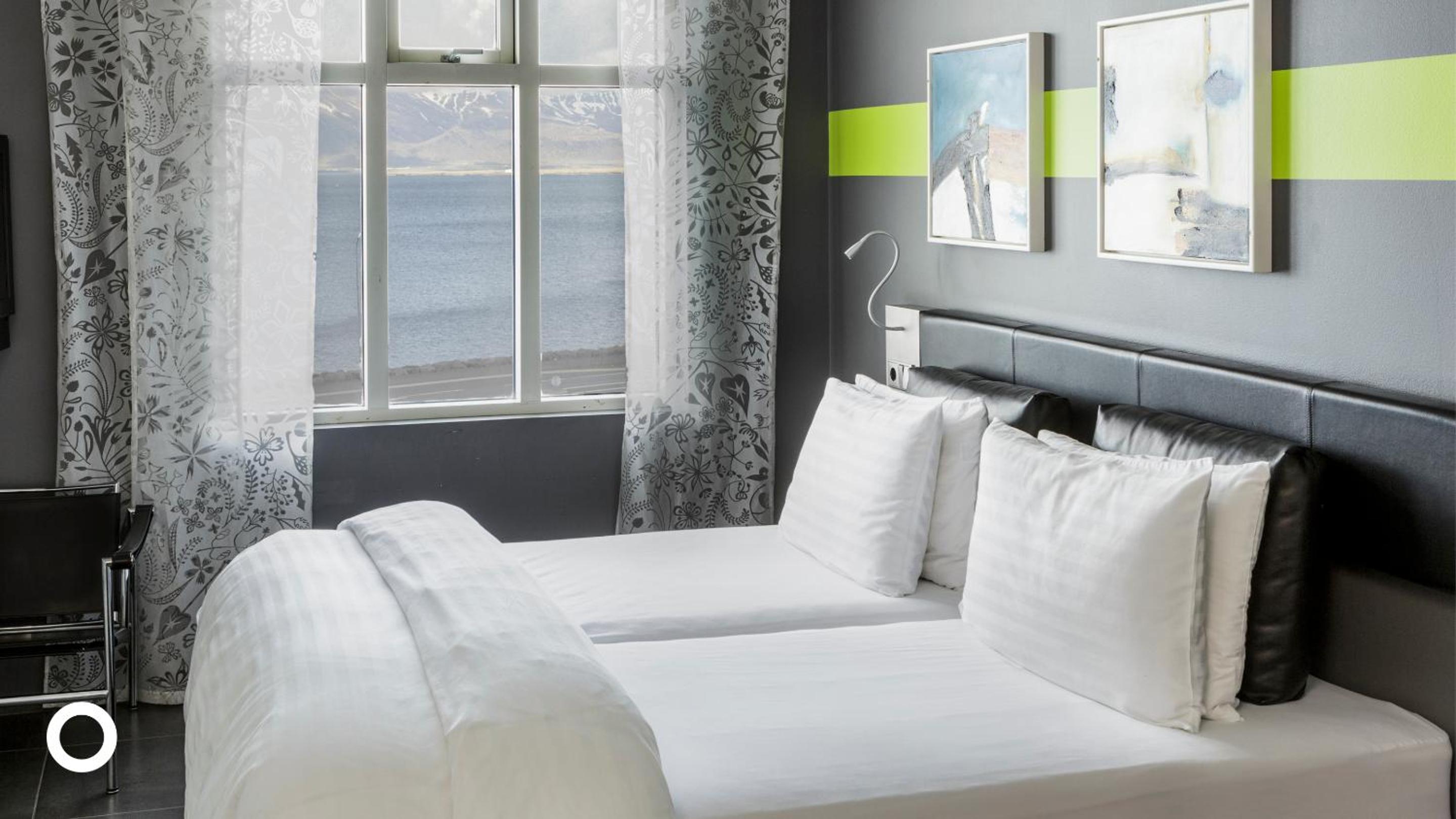 Double or Twin Room with Sea View - Photo 3