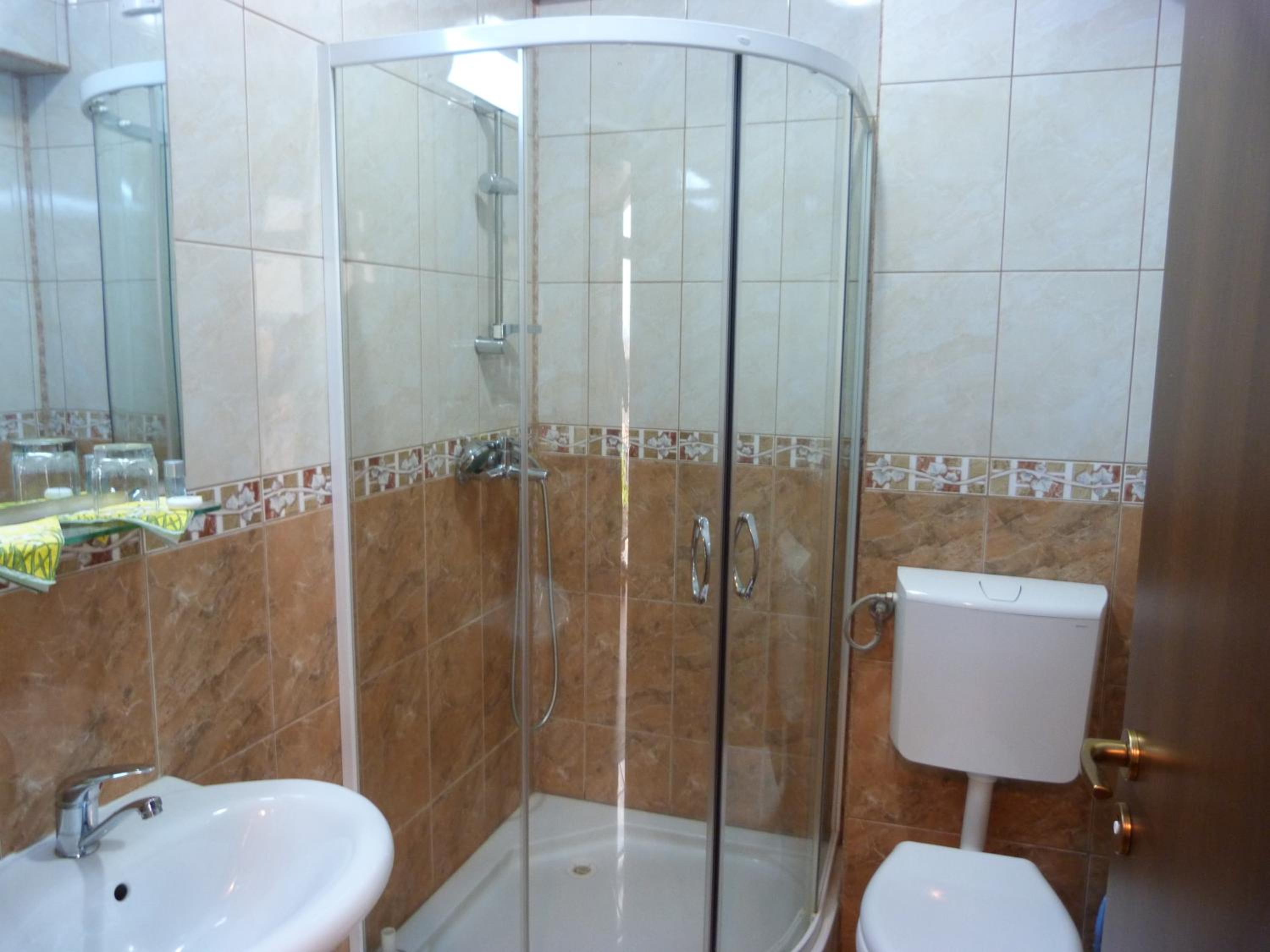 Suite with Balcony - Photo 4