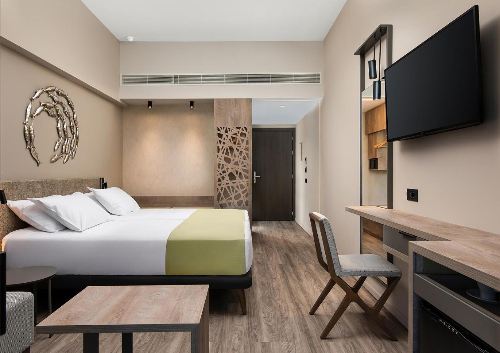 Deluxe Room with Pool View - Annex photo 2