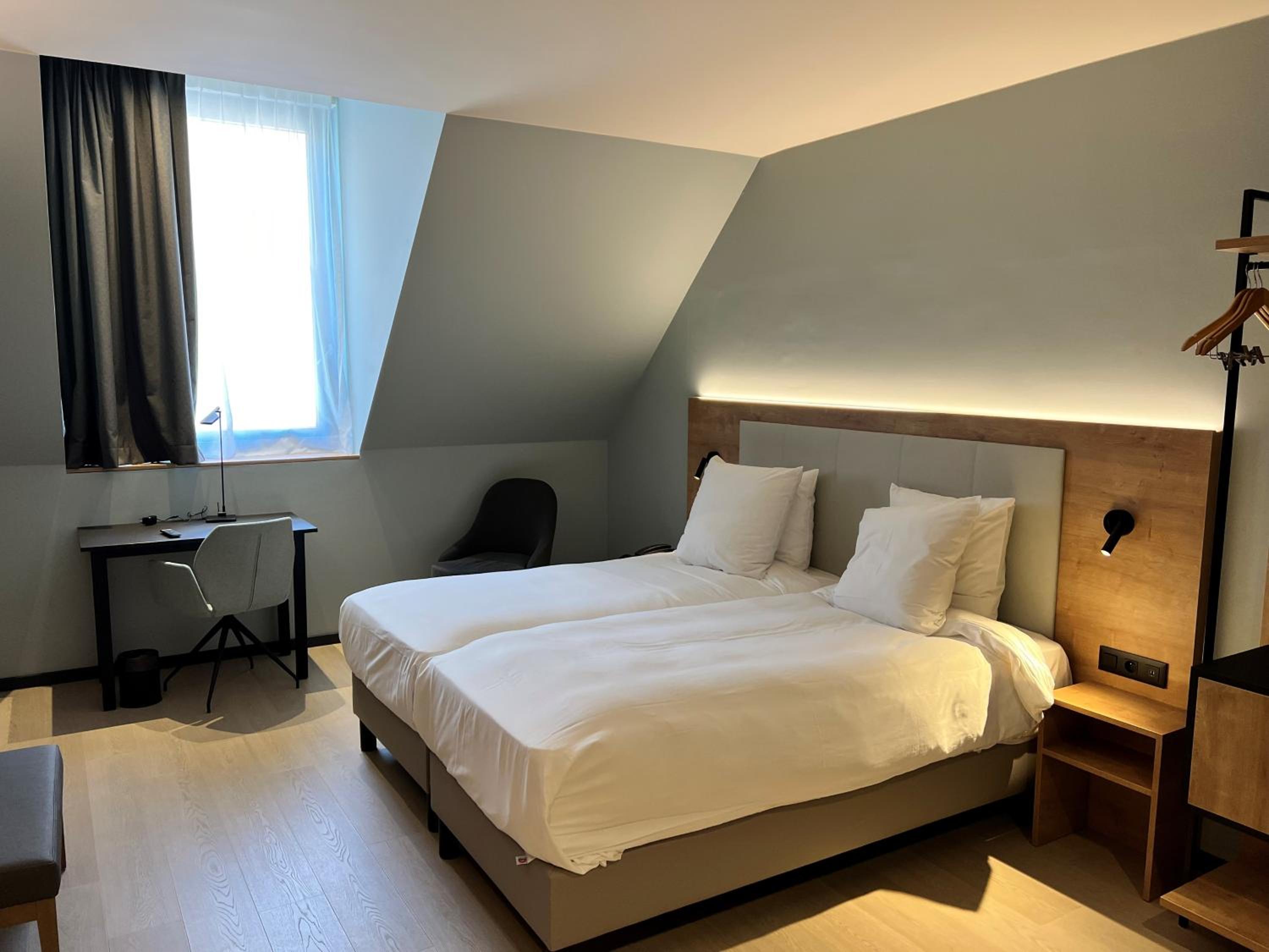 Standard Room - Accessible - Photo 2