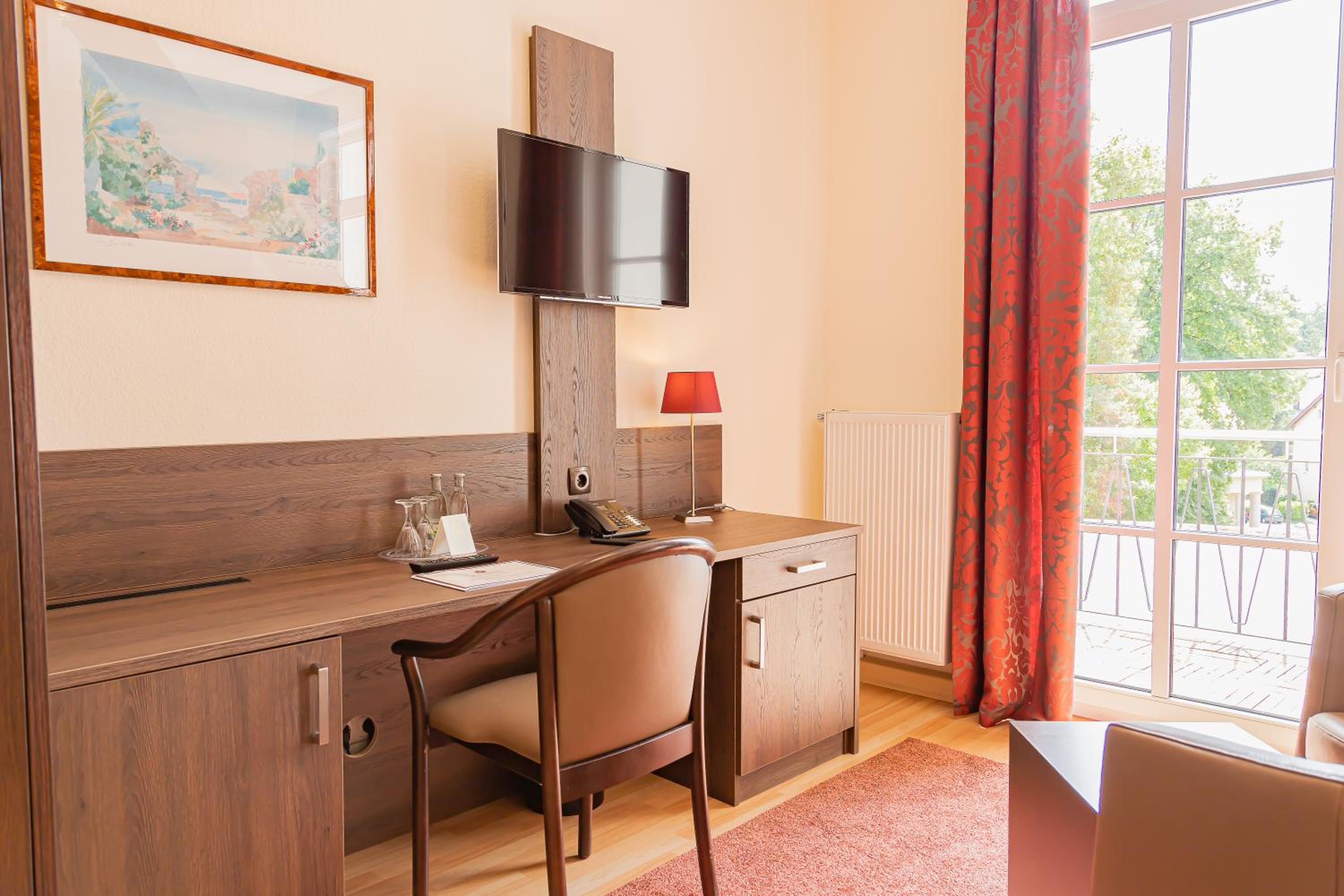 Comfort Double Room with Balcony - Photo 2