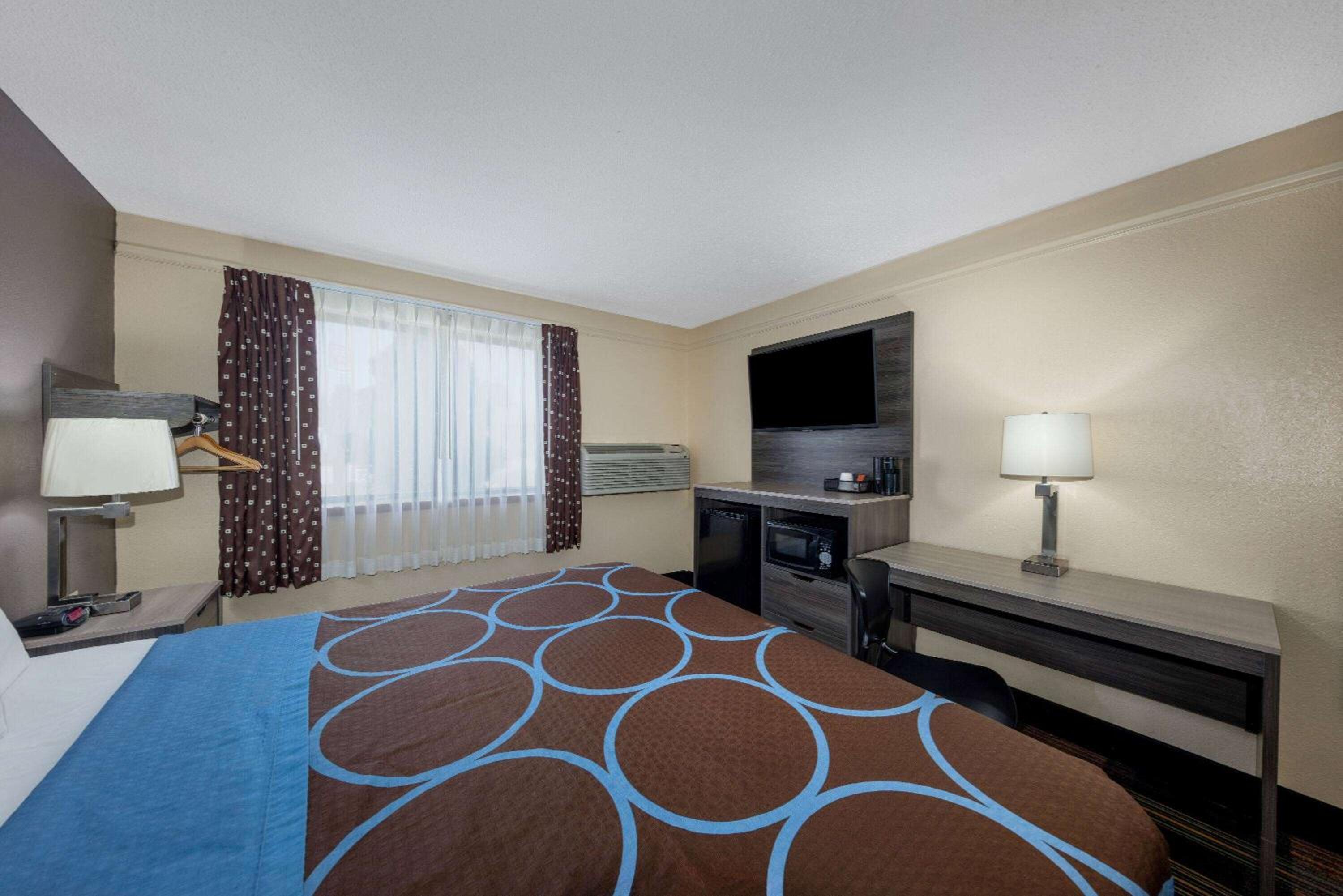 King Room - Disability Access/Non-Smoking - Photo 4