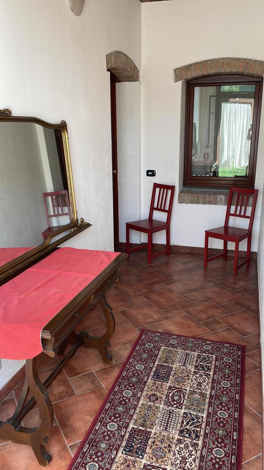 One-Bedroom Apartment - Photo 4
