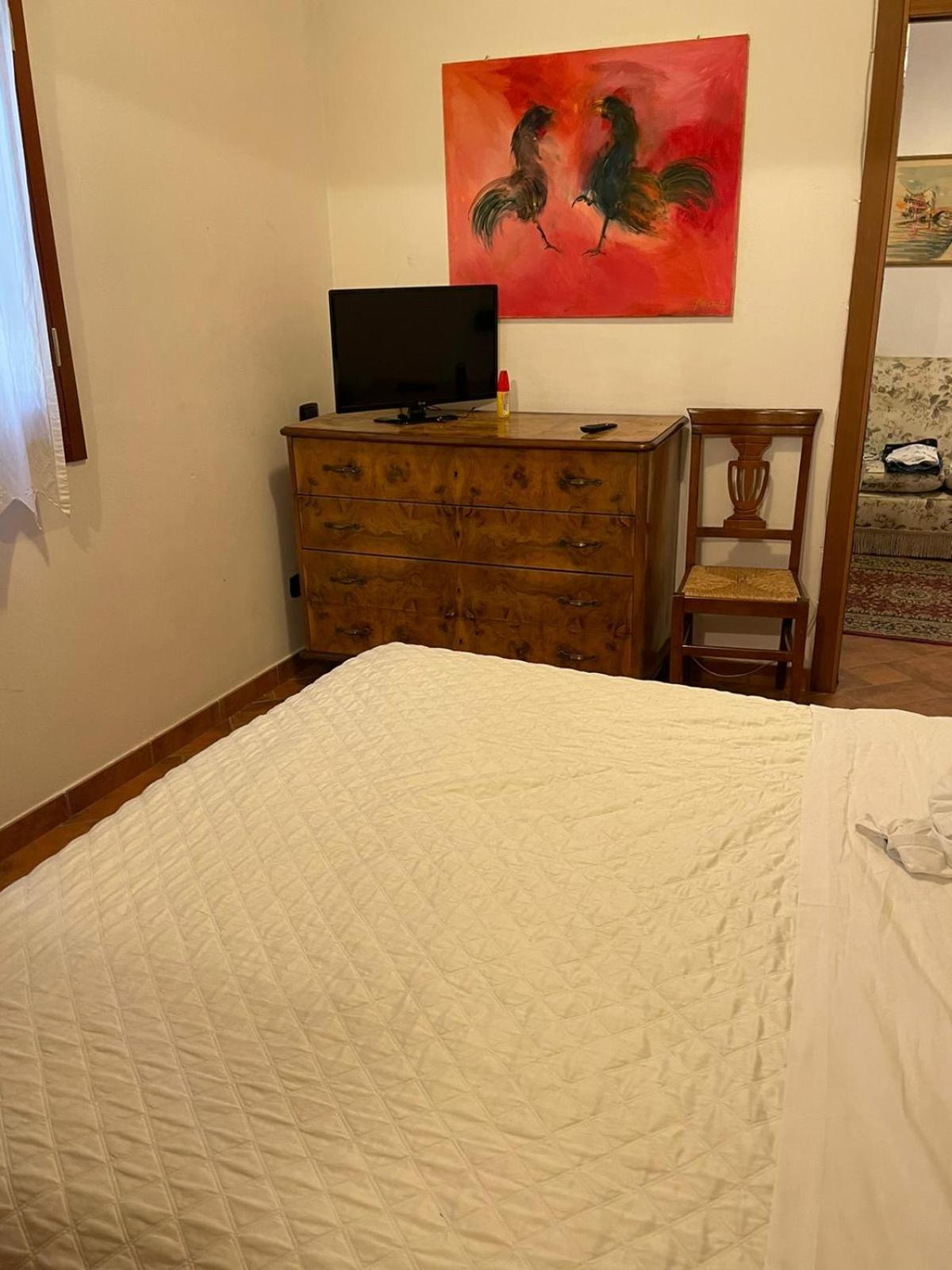 One-Bedroom Apartment - Photo 3