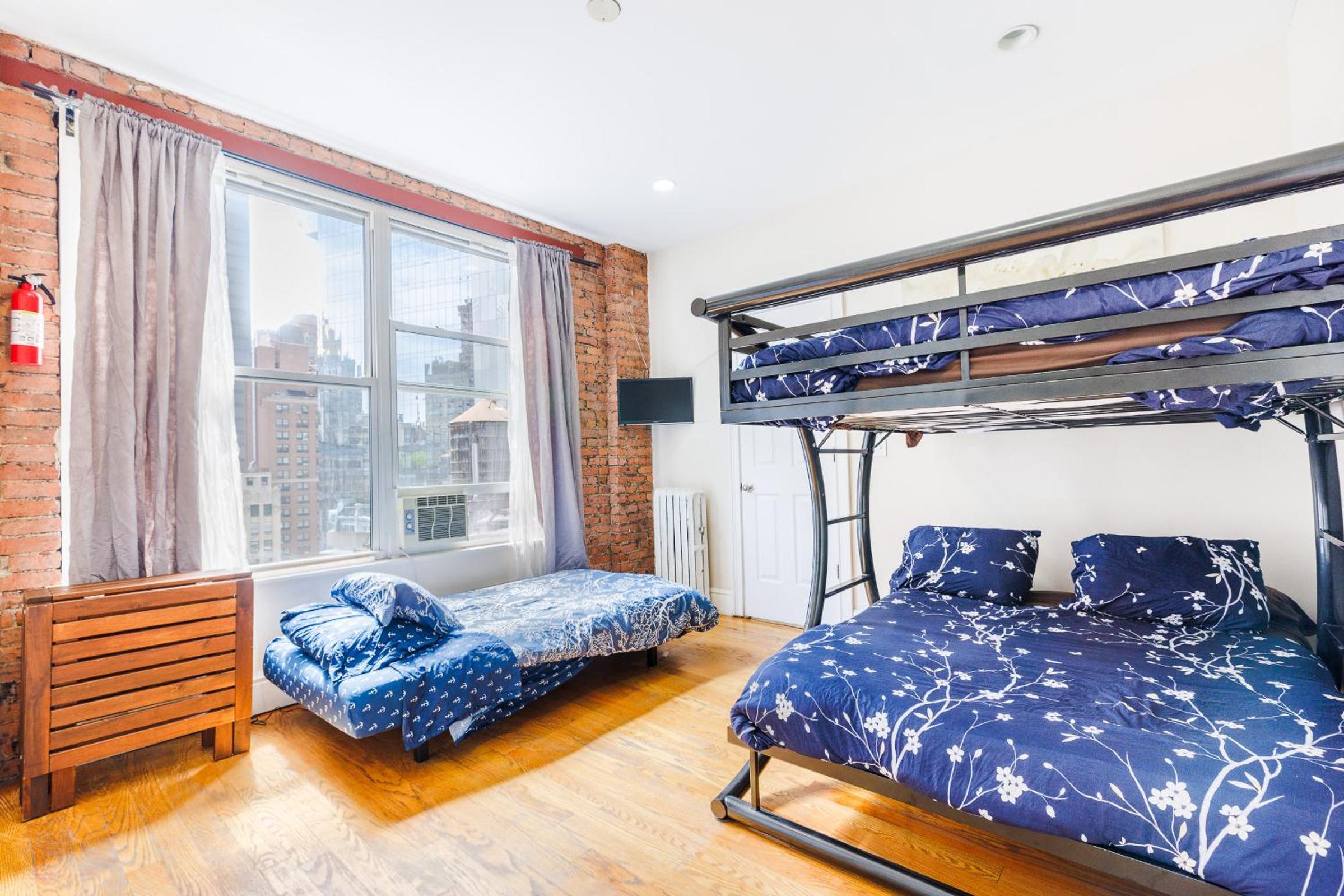Studio Apartment photo 1