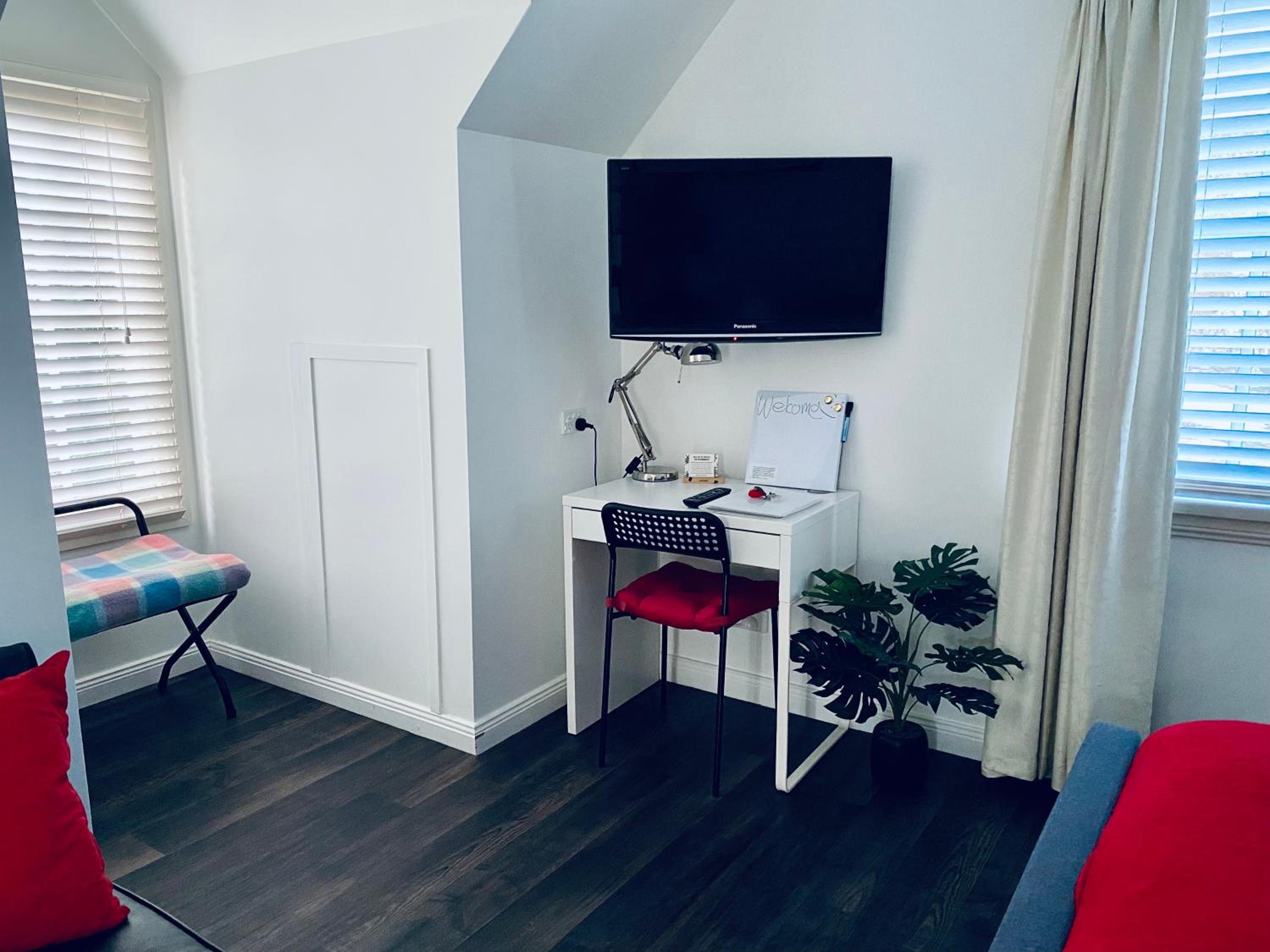 Studio Apartment photo 3