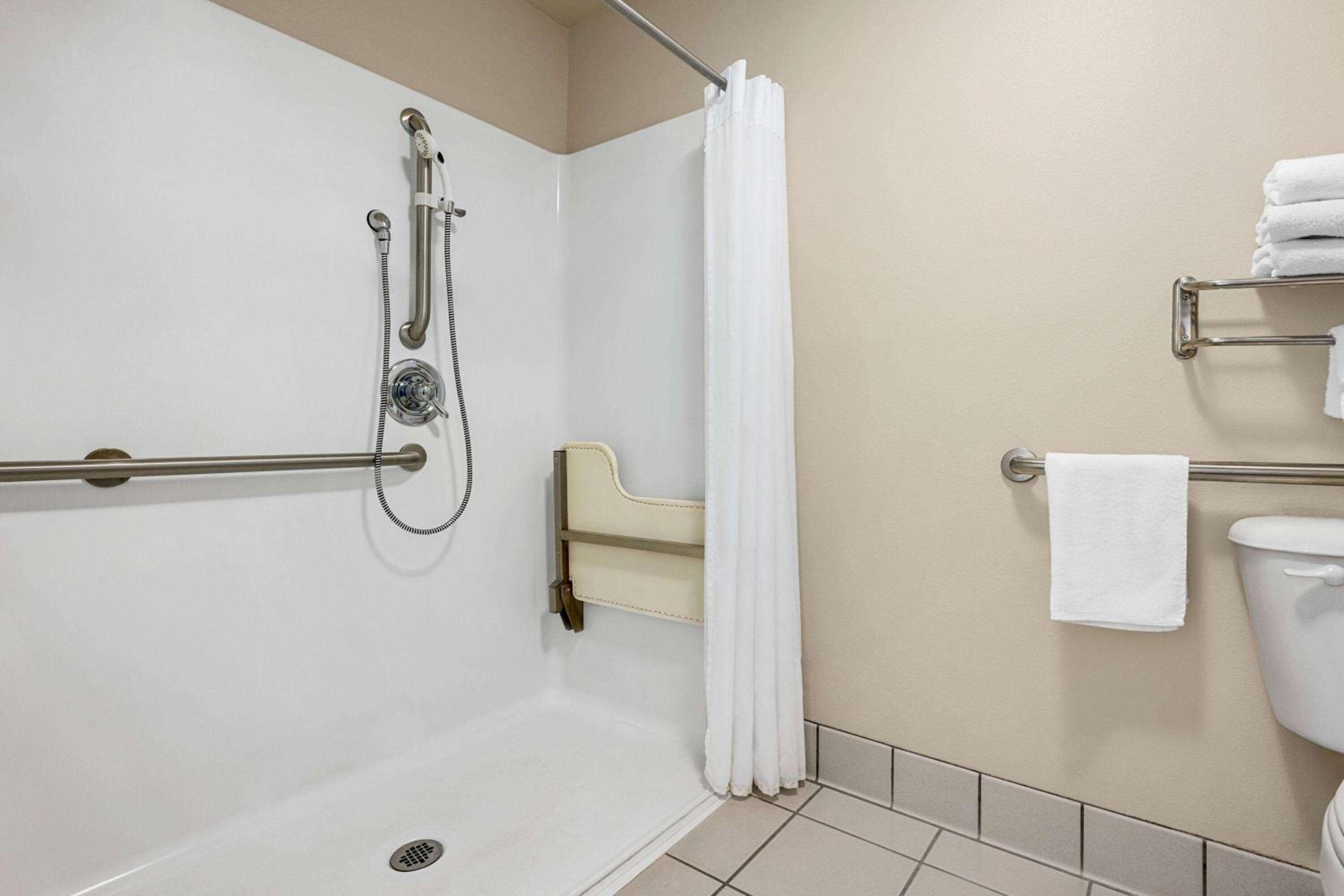 Baymont by Wyndham Fremont, Photo 2