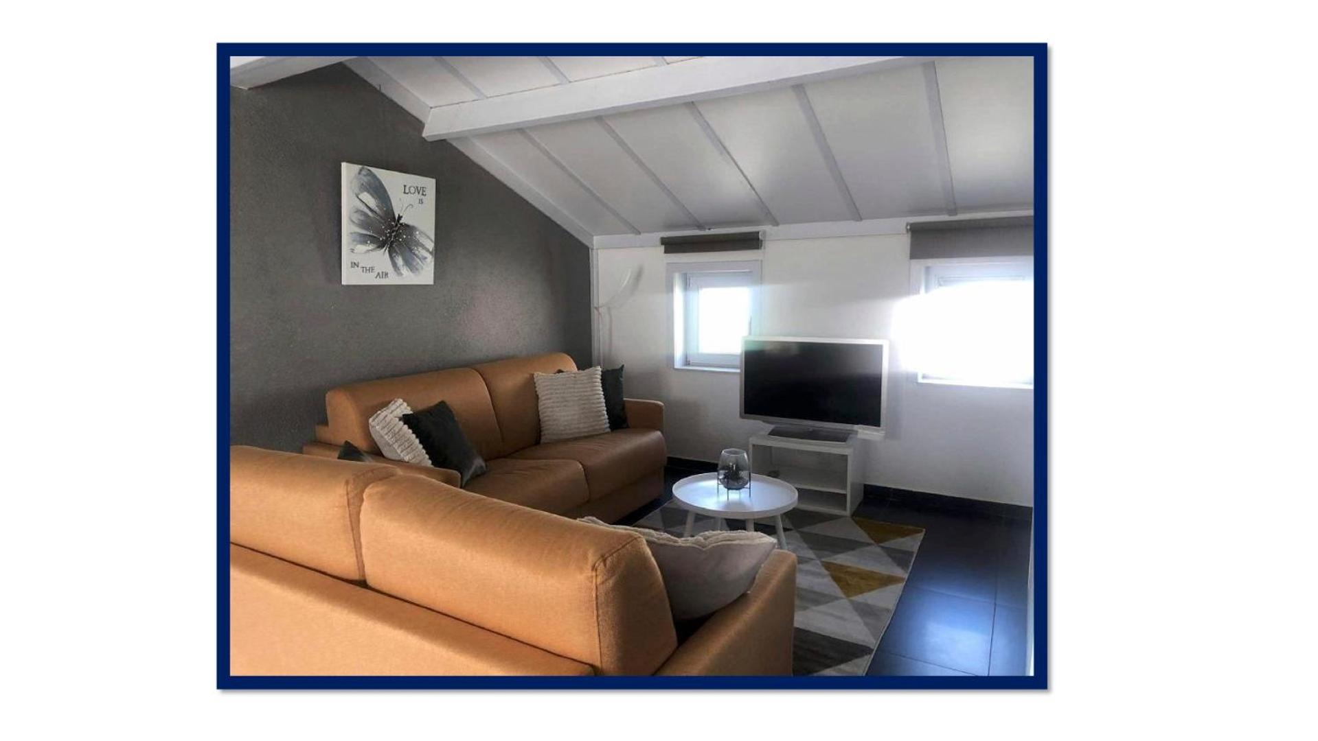 Two-Bedroom House photo 3