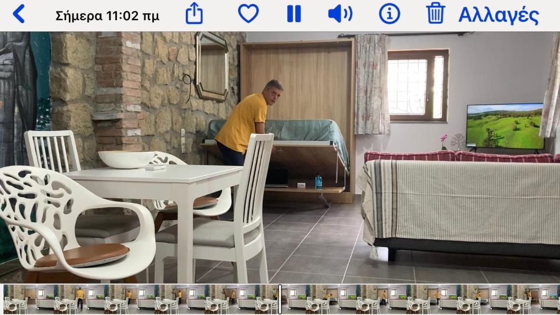 One-Bedroom House - Photo 12