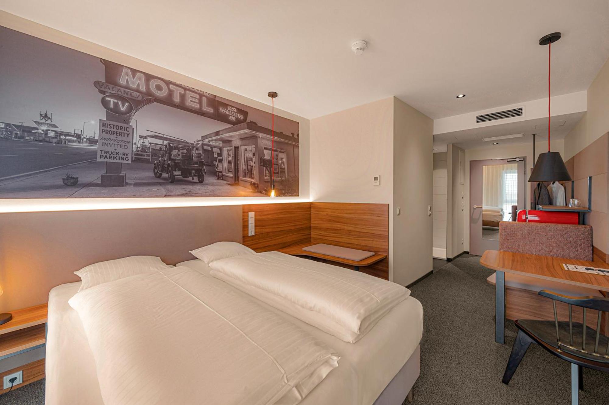 Double or Twin Room with Shower