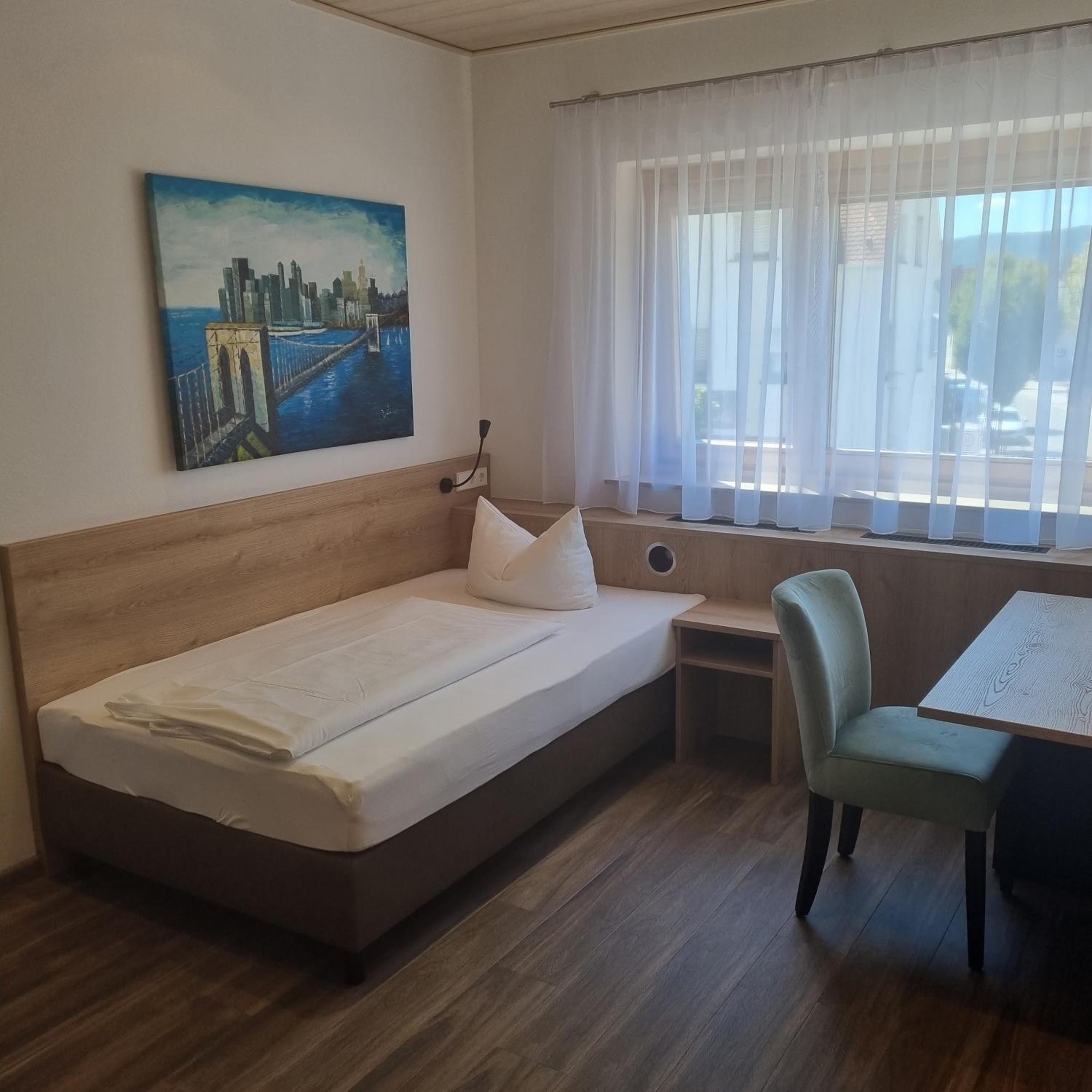 Single Room photo 3