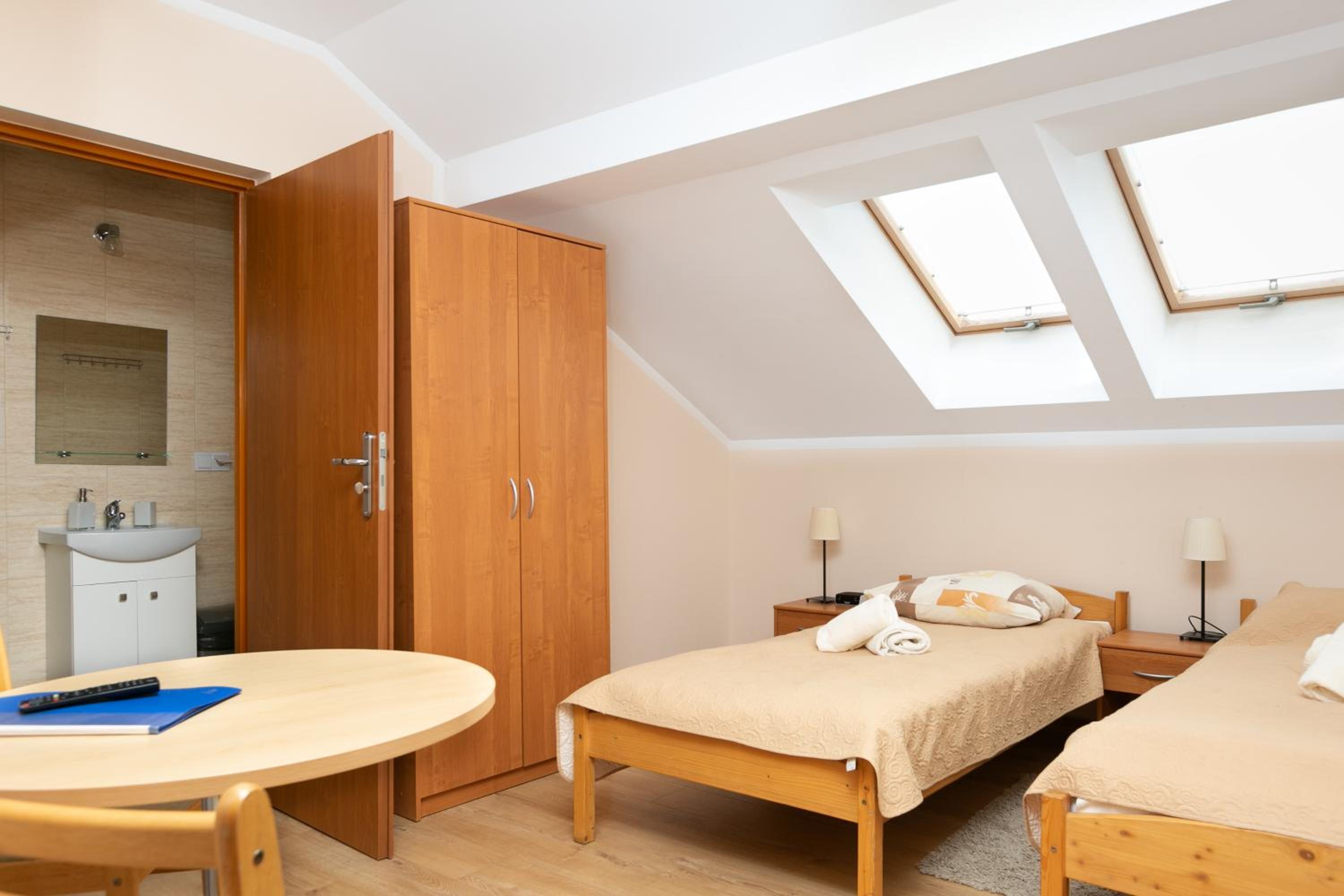 Standard Double Room - Photo 2