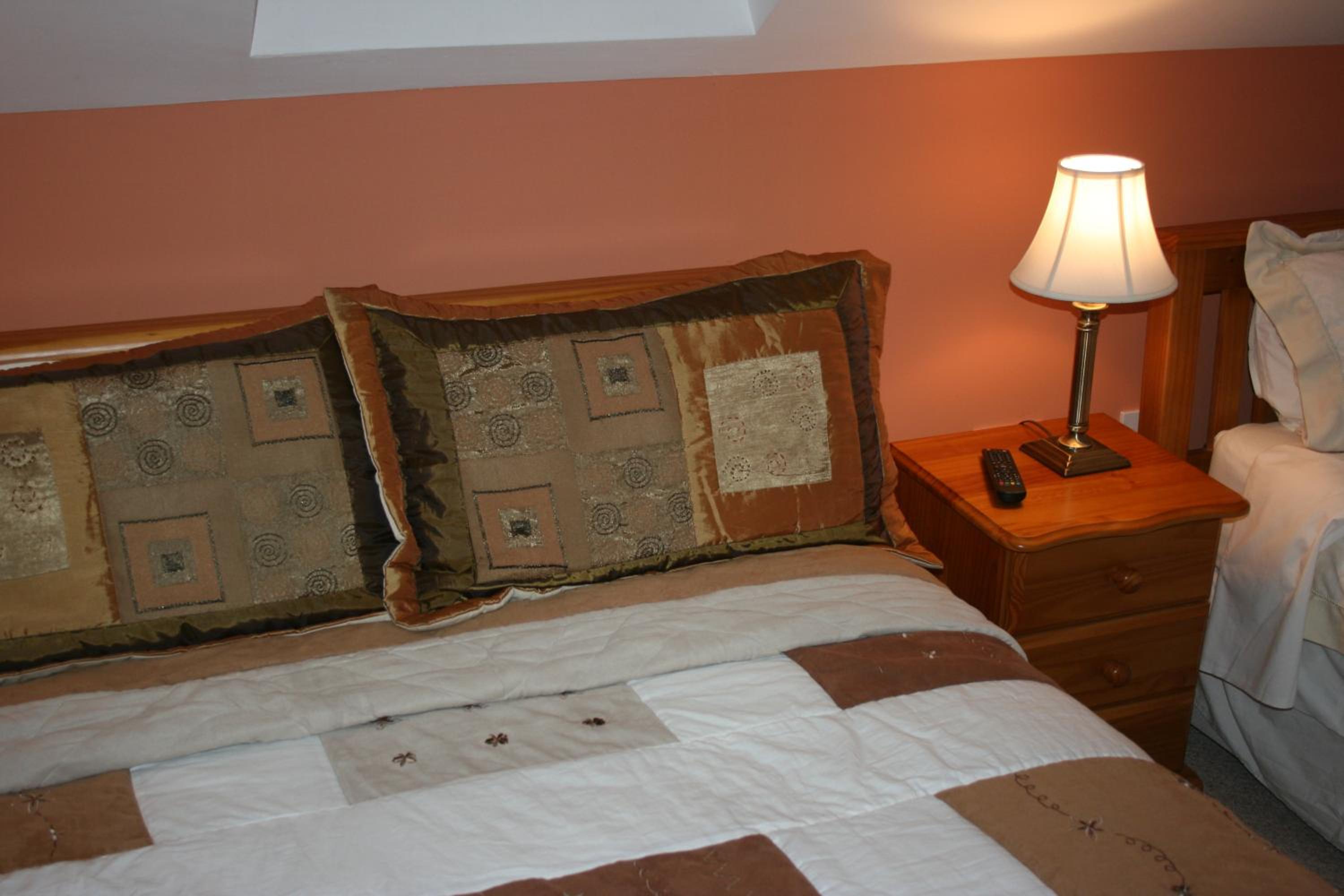 Family Room with Private Bathroom photo 2