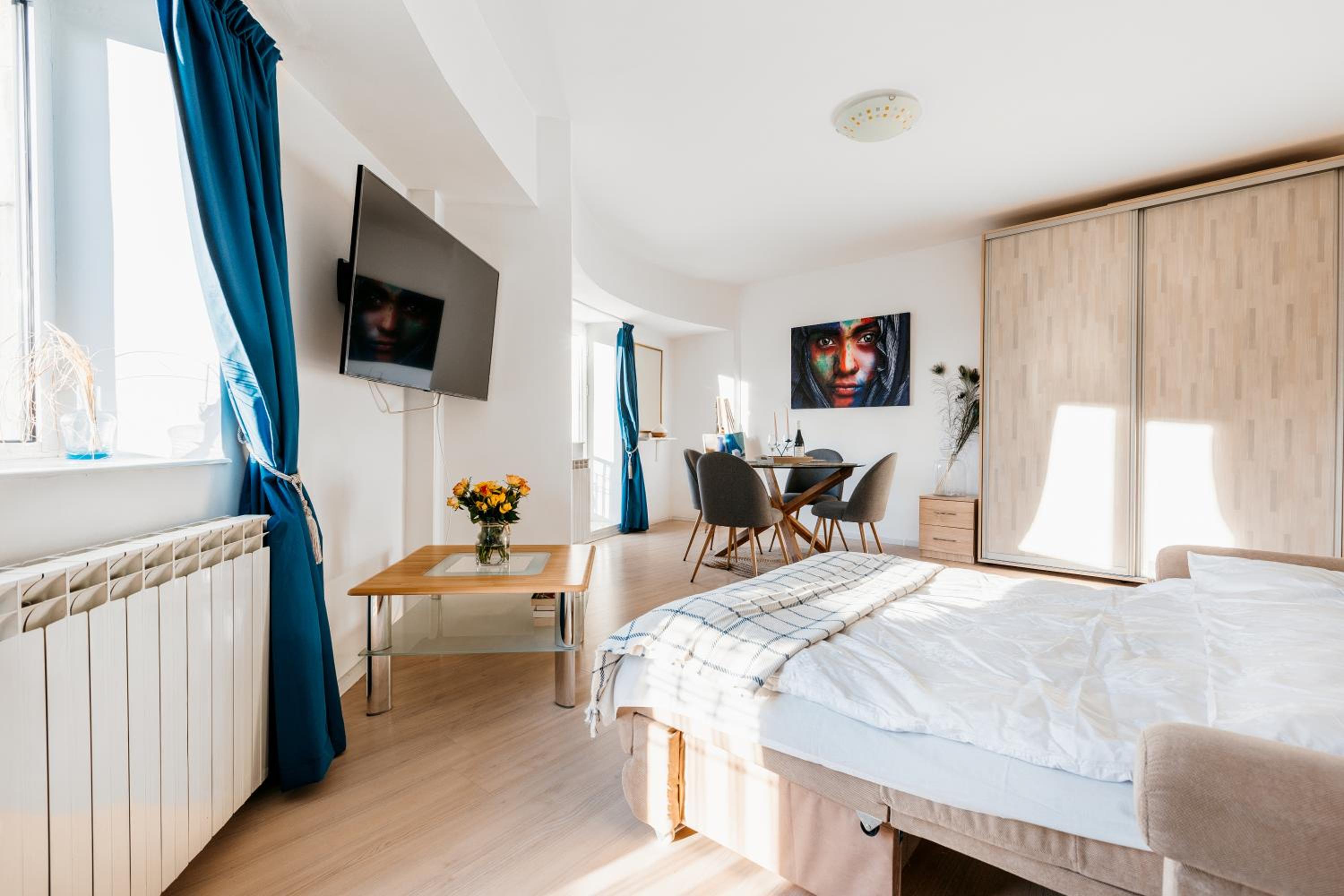 One-Bedroom Apartment