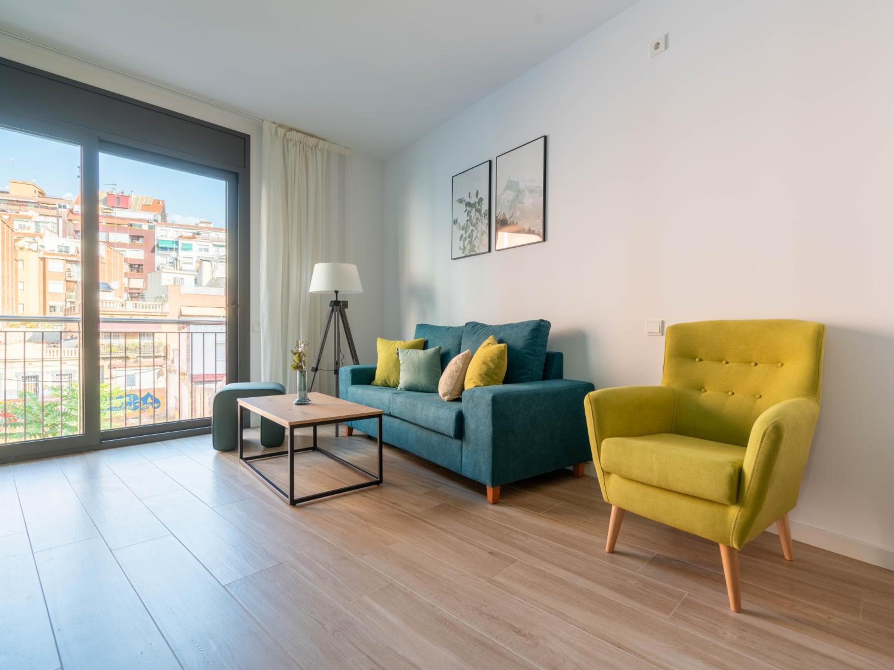 Two-Bedroom Apartment with Balcony photo 3