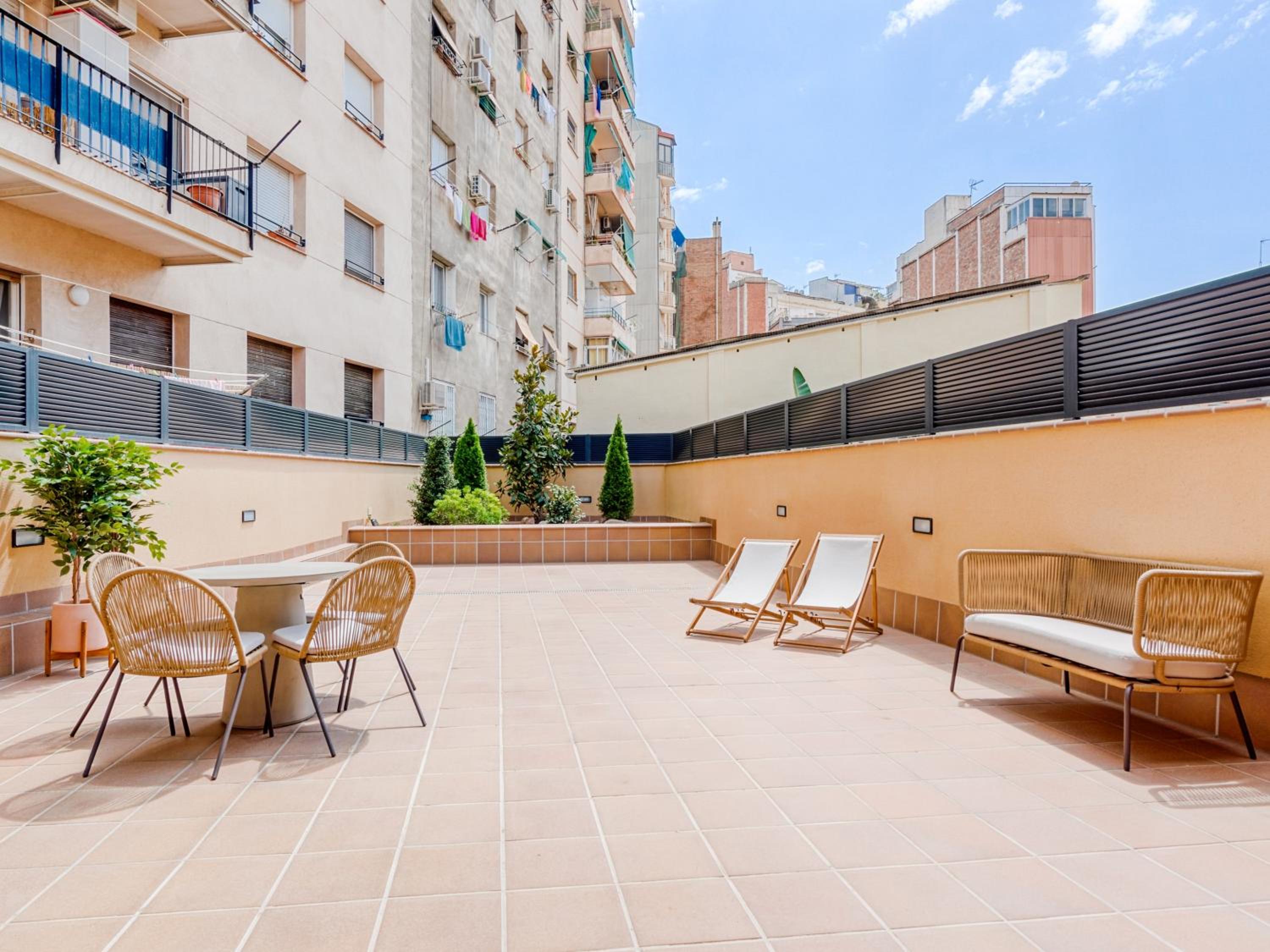 One-Bedroom Apartment with Terrace photo 3
