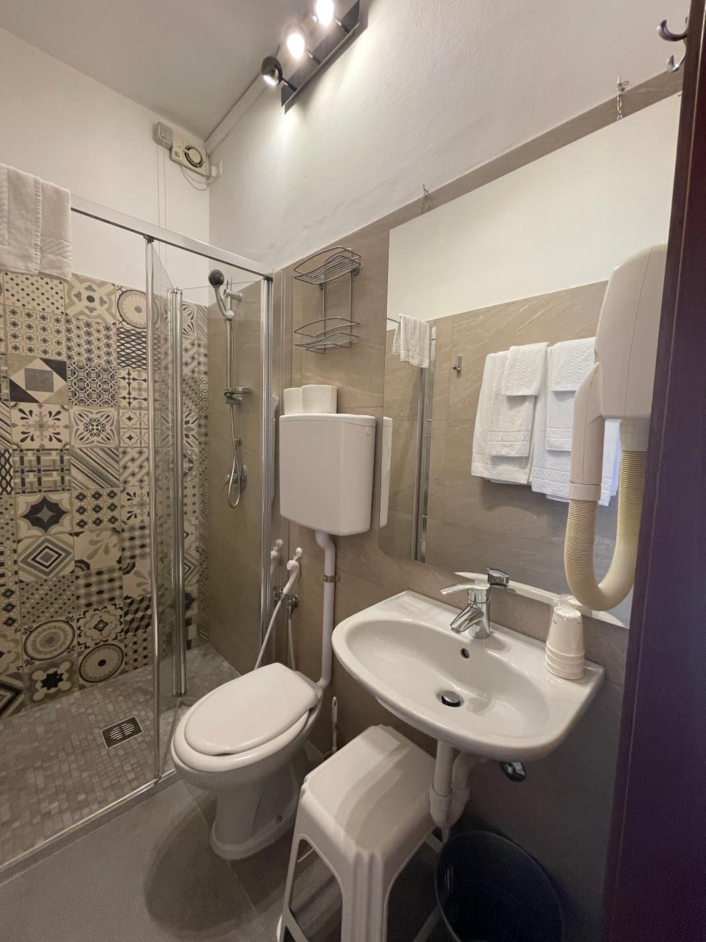 Double or Twin Room - Mountain Side - Photo 11