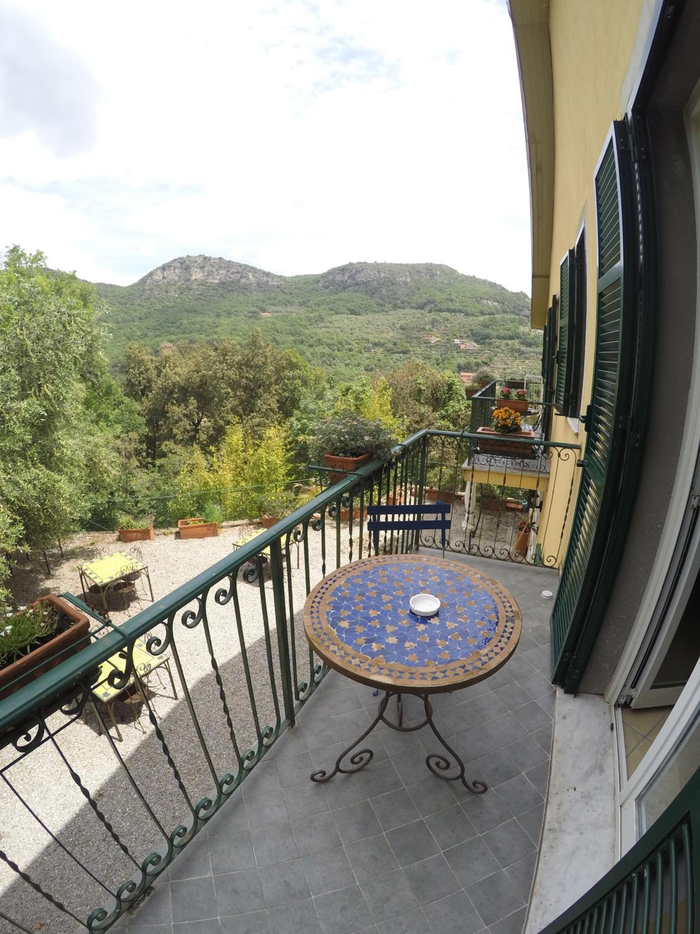 Family Room with Balcony photo 2